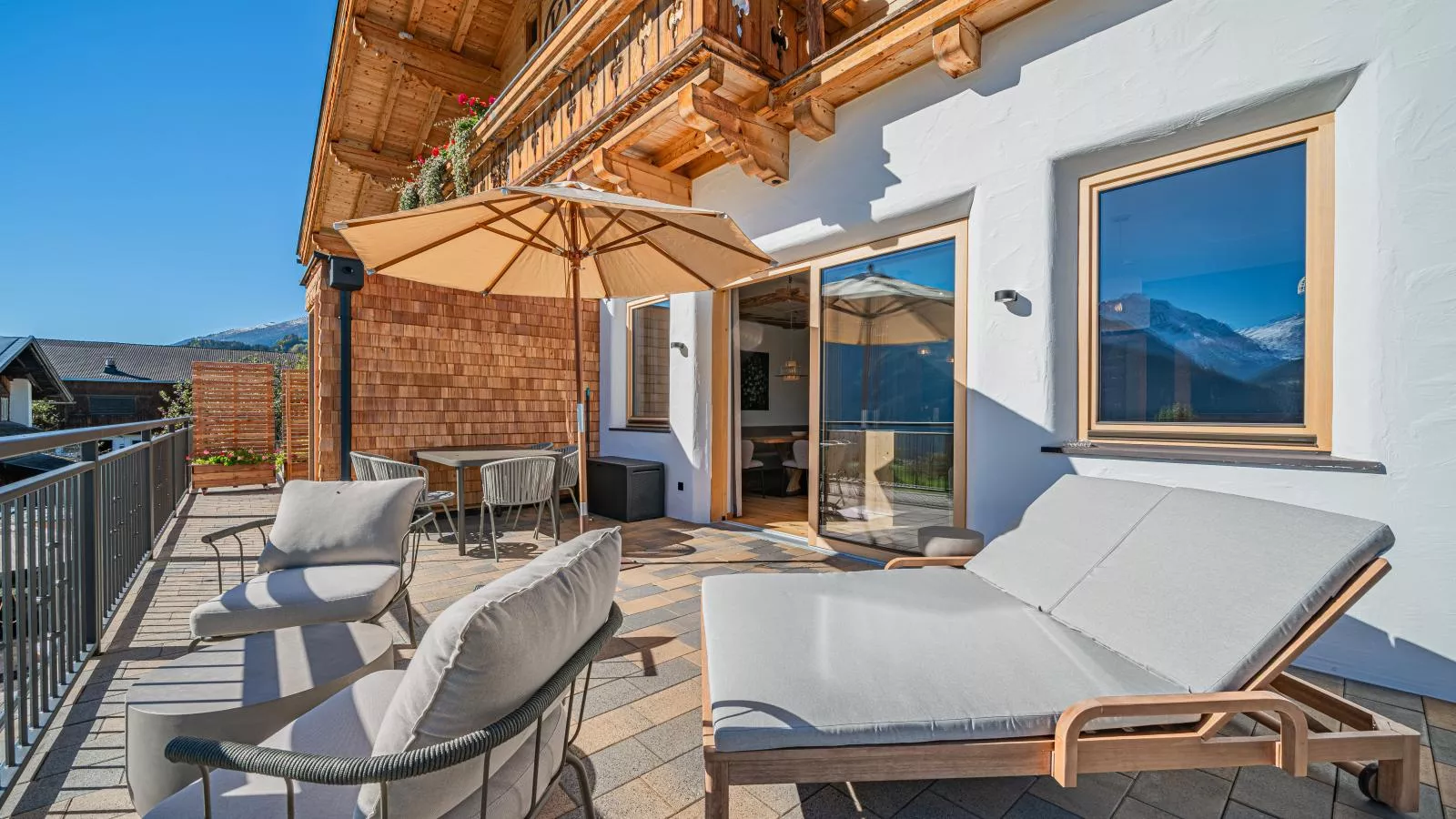 Premium Apartments SunnseitPanorama-Terrassenbalkon