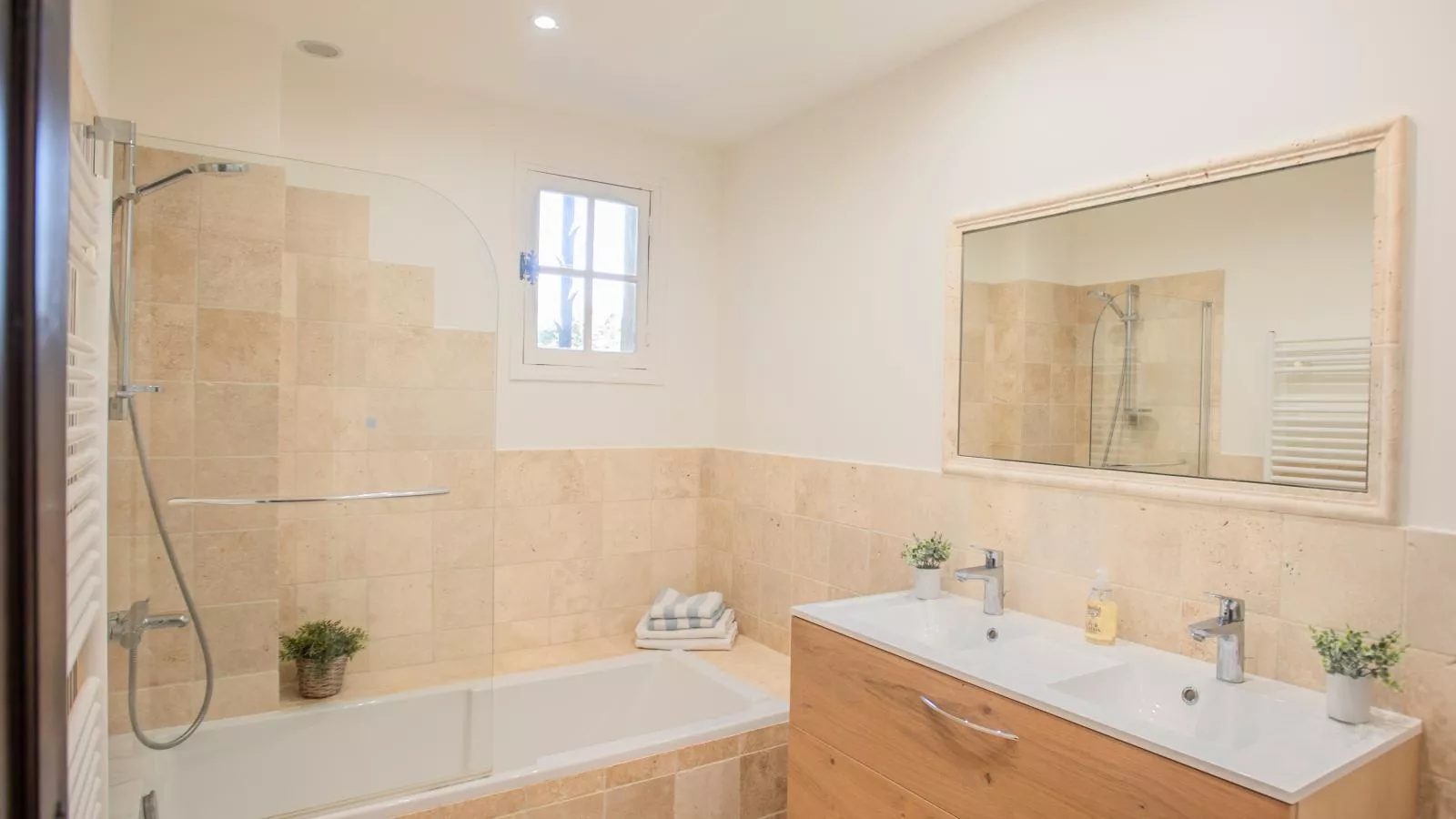 Le Hérisson-Bathroom