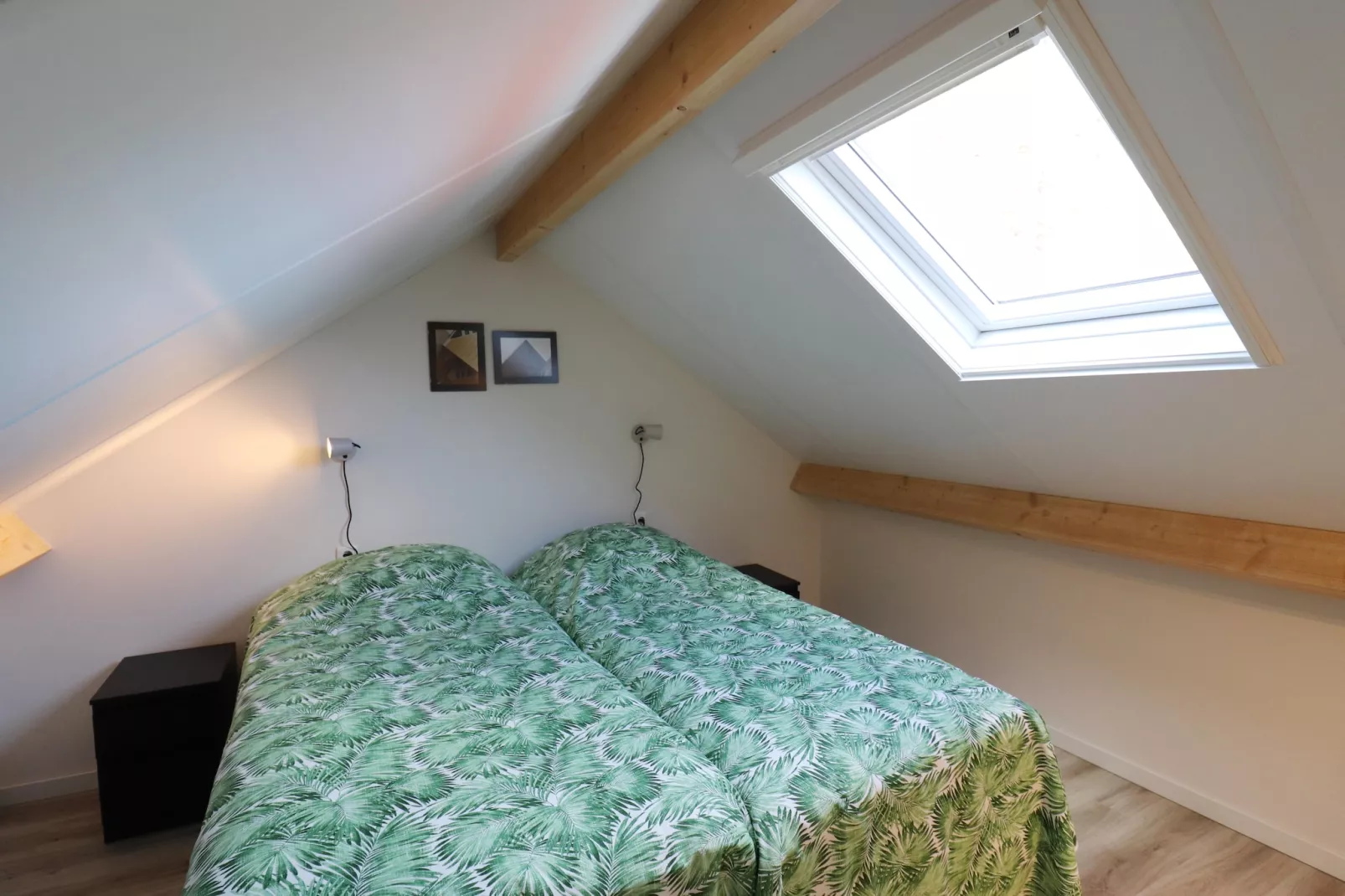 Chalet in Sint Nyk-Bedroom
