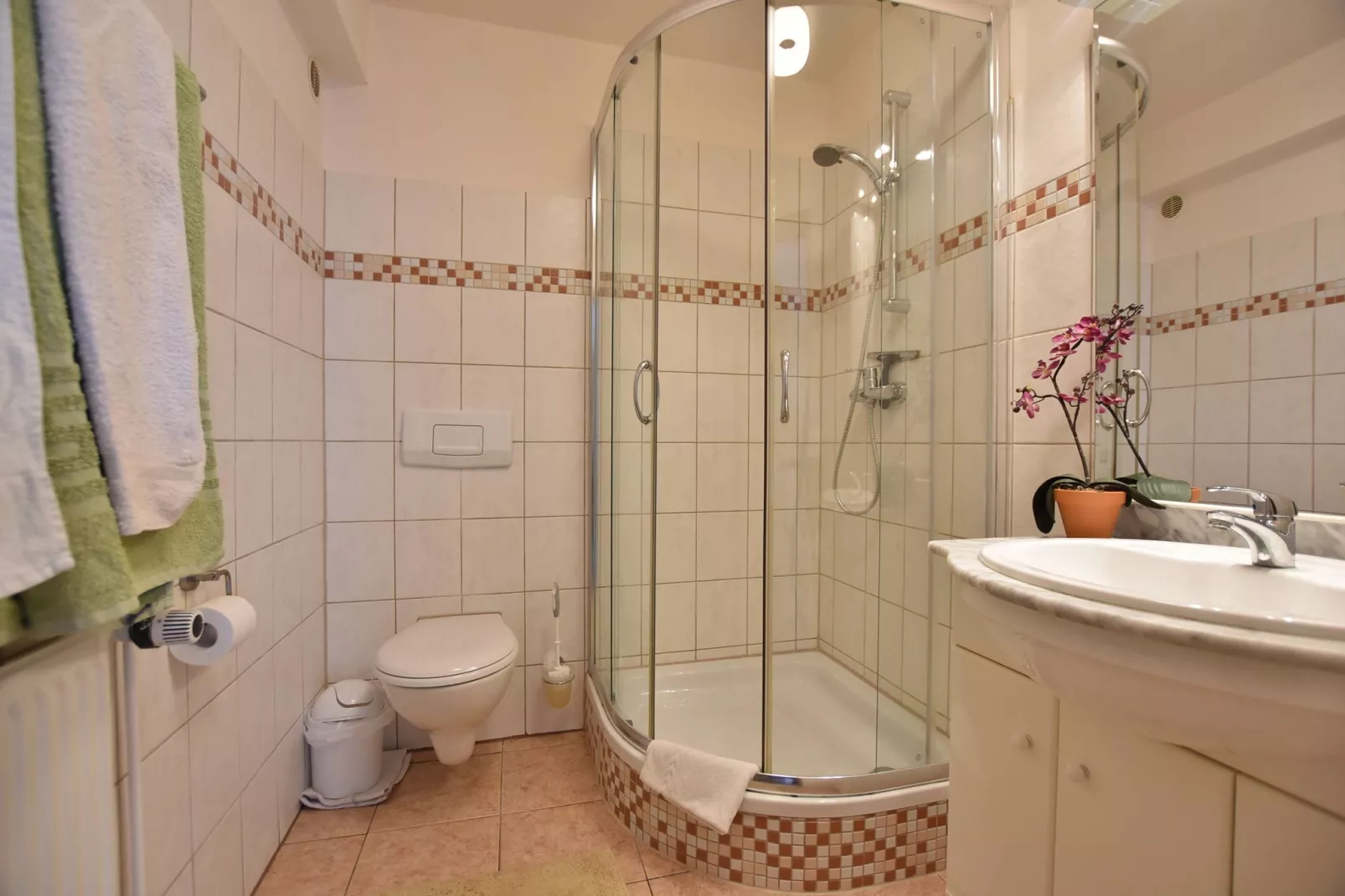 Reetdach-Bathroom