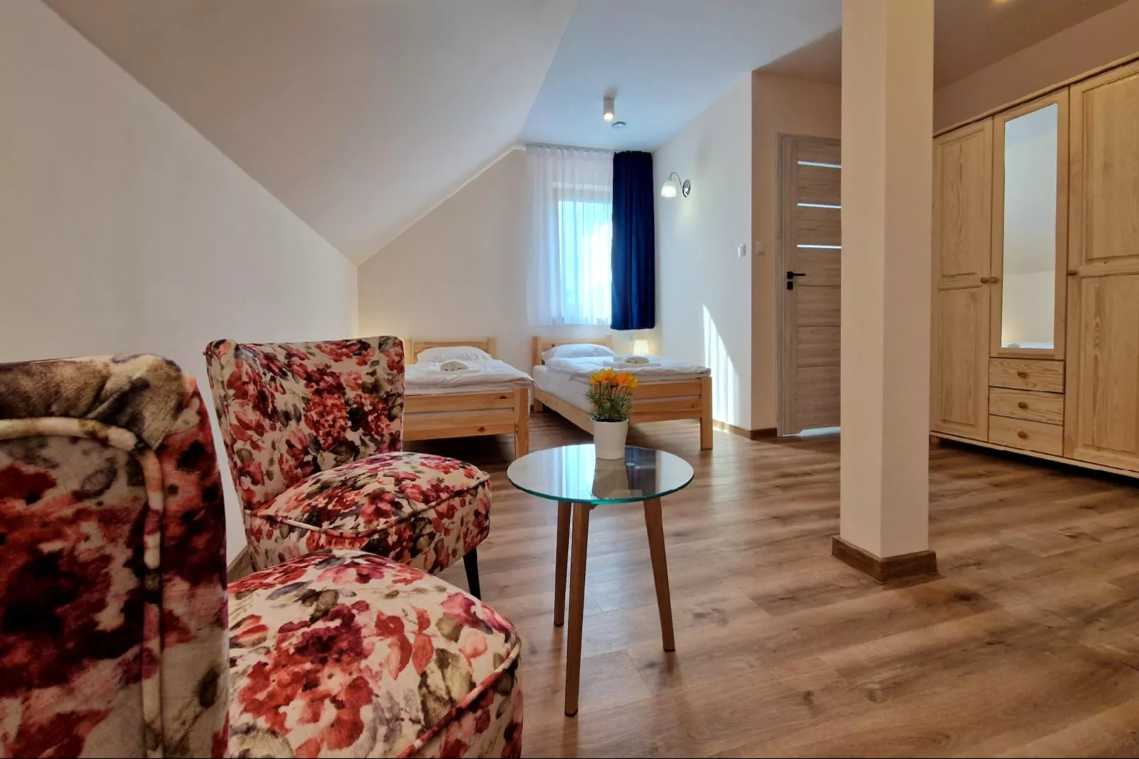 Komfortowy dom wakacyjny z basenem dla 10 osób-Bedroom