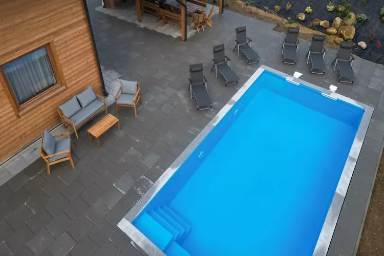 Komfortowy dom wakacyjny z basenem dla 10 osób-Pool