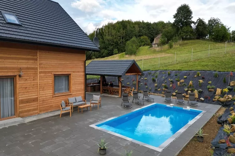 Komfortowy dom wakacyjny z basenem dla 10 osób-Pool