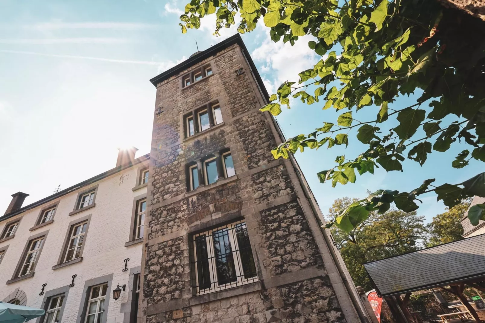 Appartement voor vier Domain Château Dieupart-Außenbereich Sommer