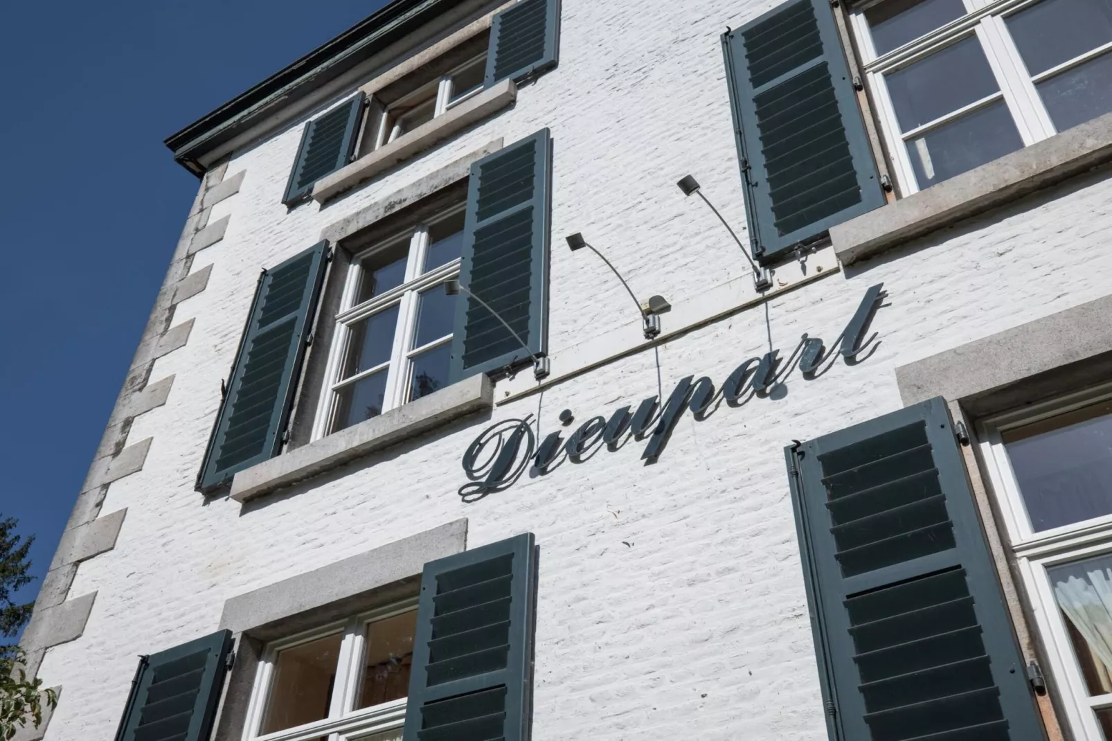 Appartement voor vier Domain Château Dieupart-Außenbereich Sommer