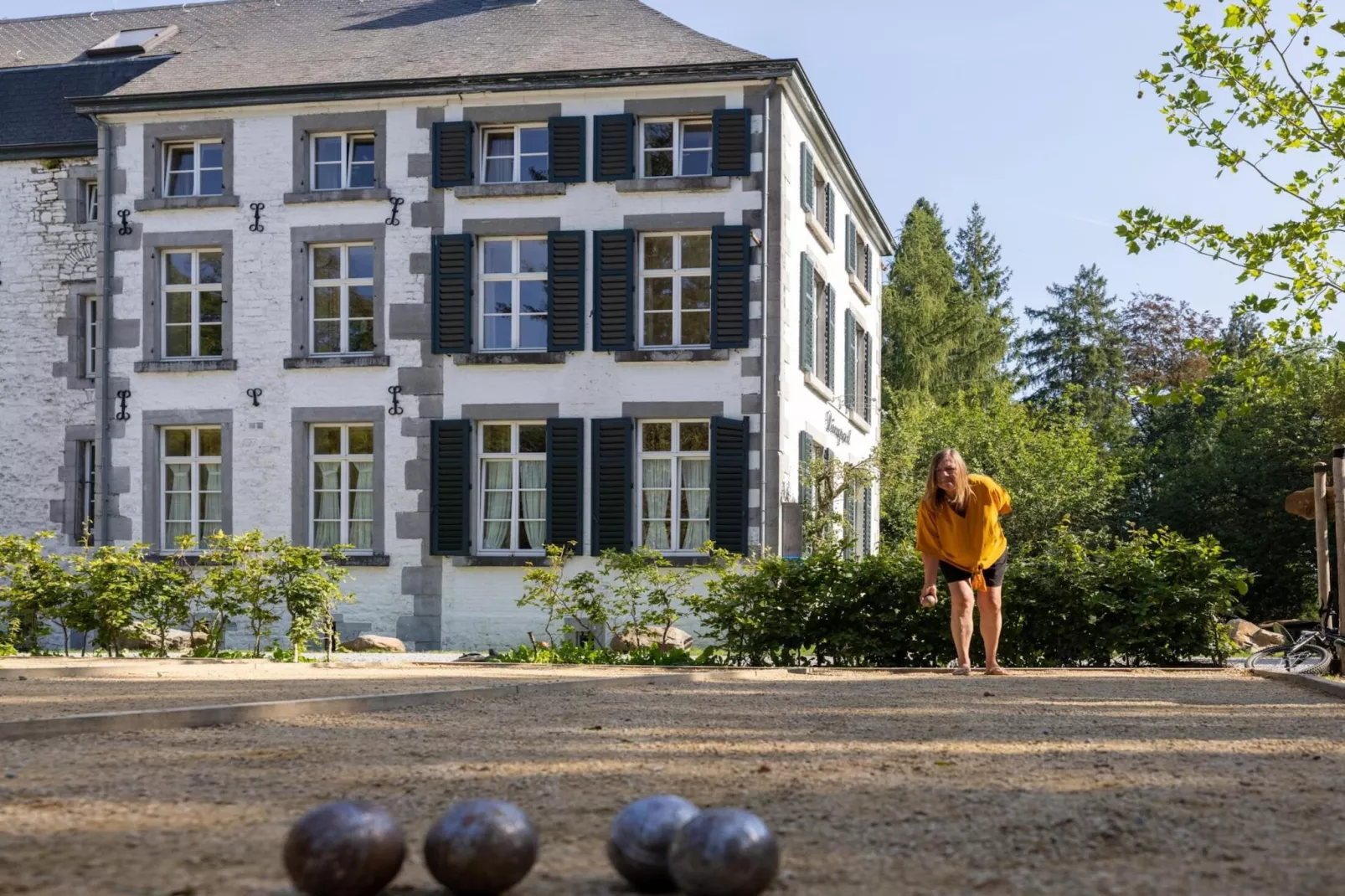 Appartement voor zes Domain Château Dieupart-Exterior summer