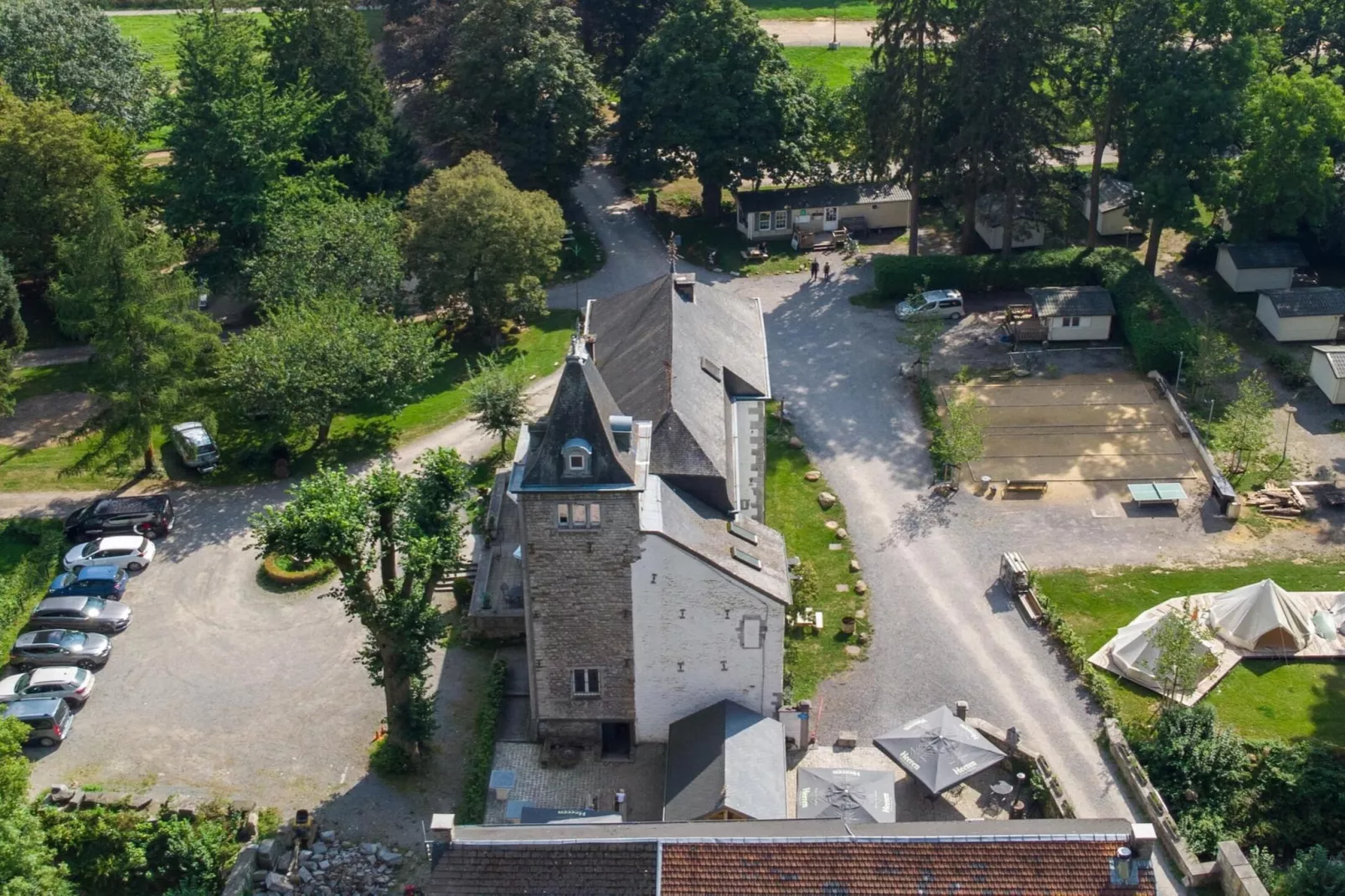 Appartement voor zes Domain Château Dieupart-Exterior summer