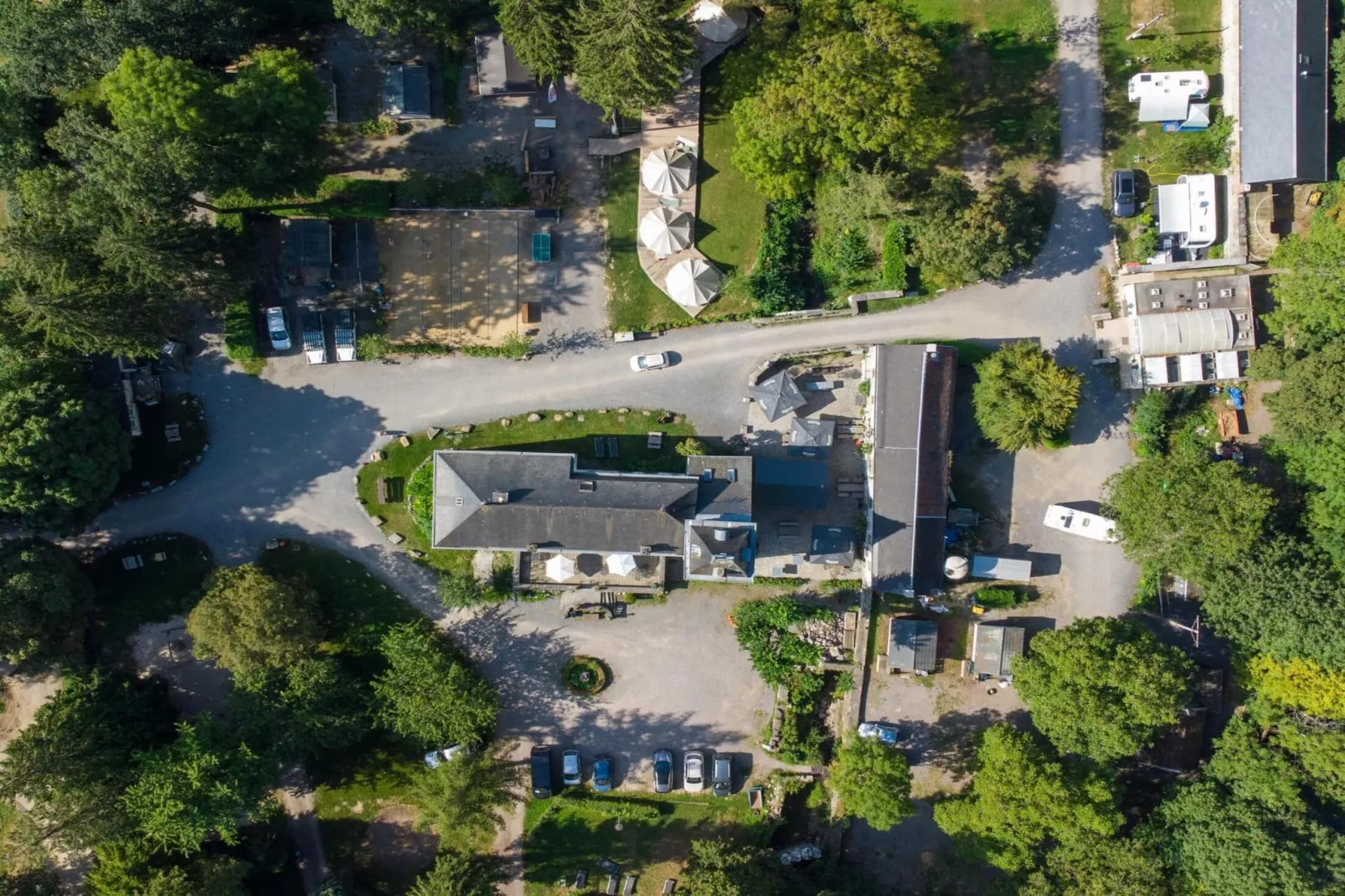 Appartement voor zes Domain Château Dieupart-Exterior summer