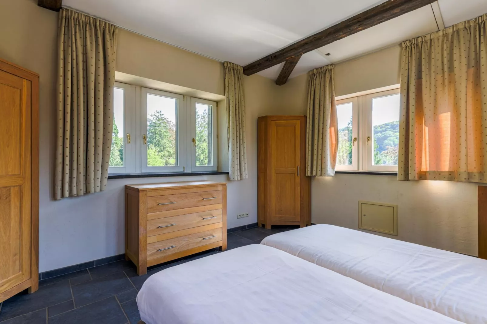 Appartement voor zes Domain Château Dieupart-Bedroom