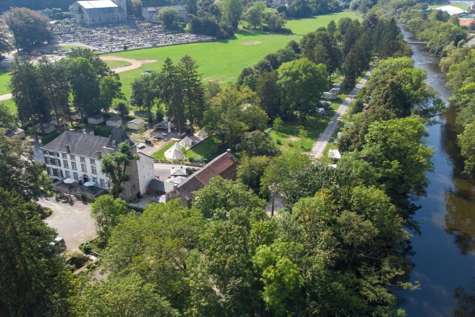 Appartement voor zes Domain Château Dieupart-Areas summer 1km