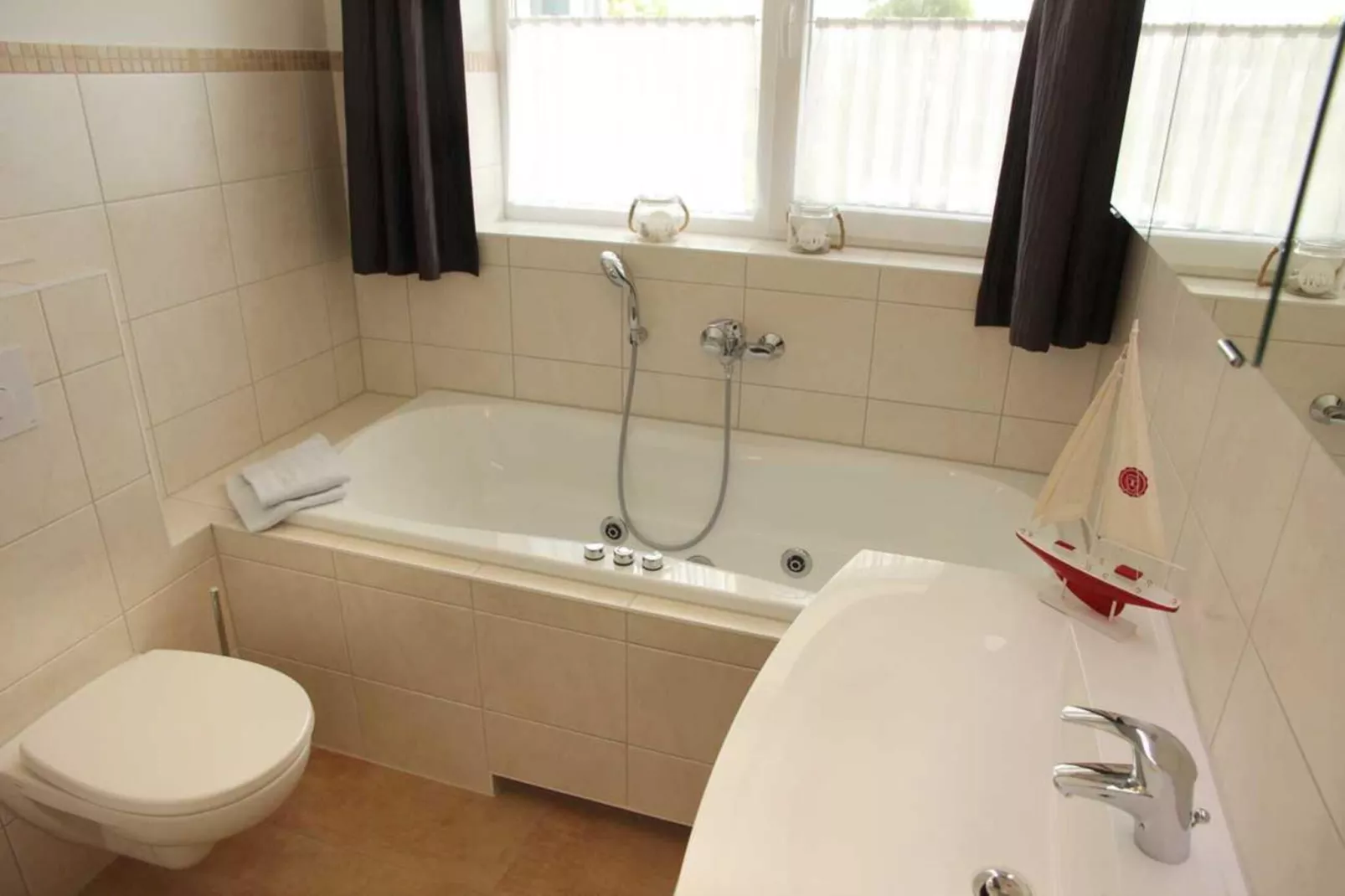Kapitänsdeck 6 Pers 533-Bathroom
