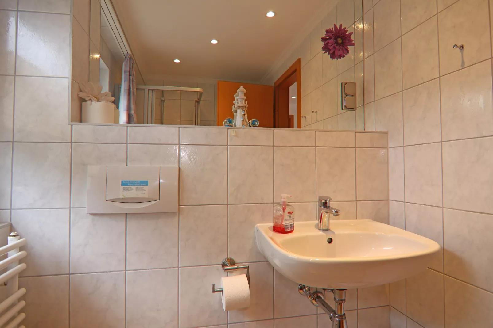 Bungalow B2-Bathroom