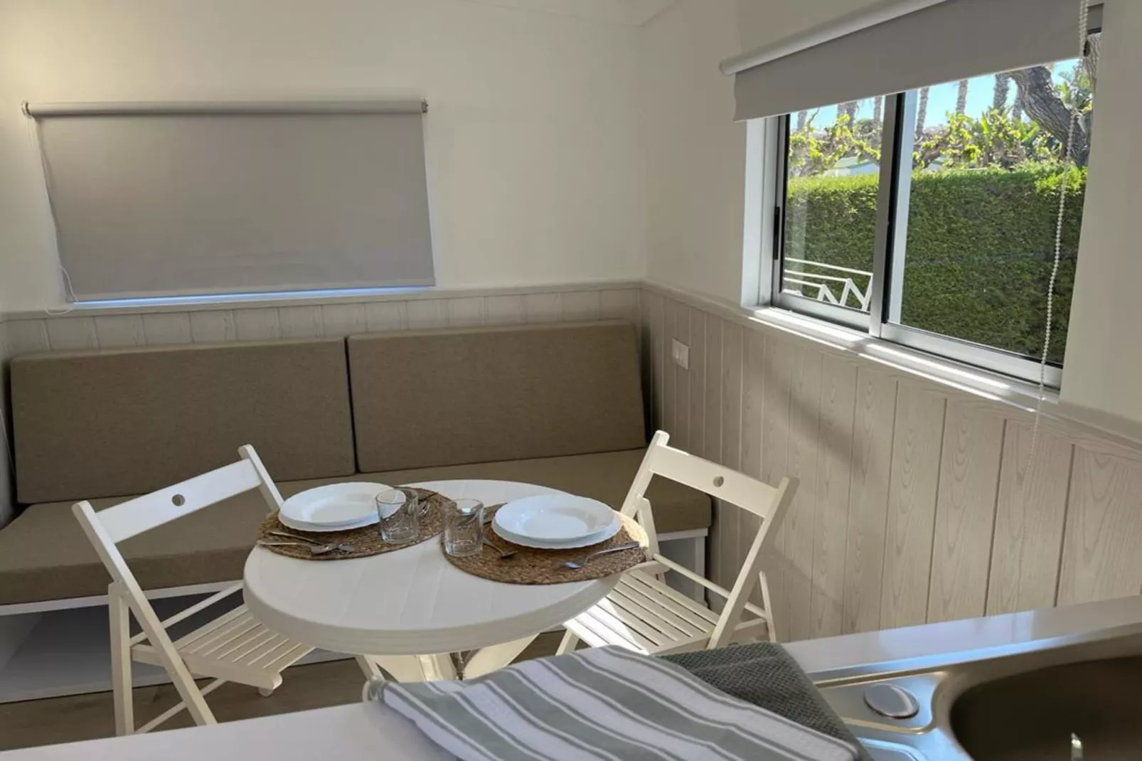 Camping Cambrils Playa 3 BUNGALOW NEW MEDITERRANI-Living room
