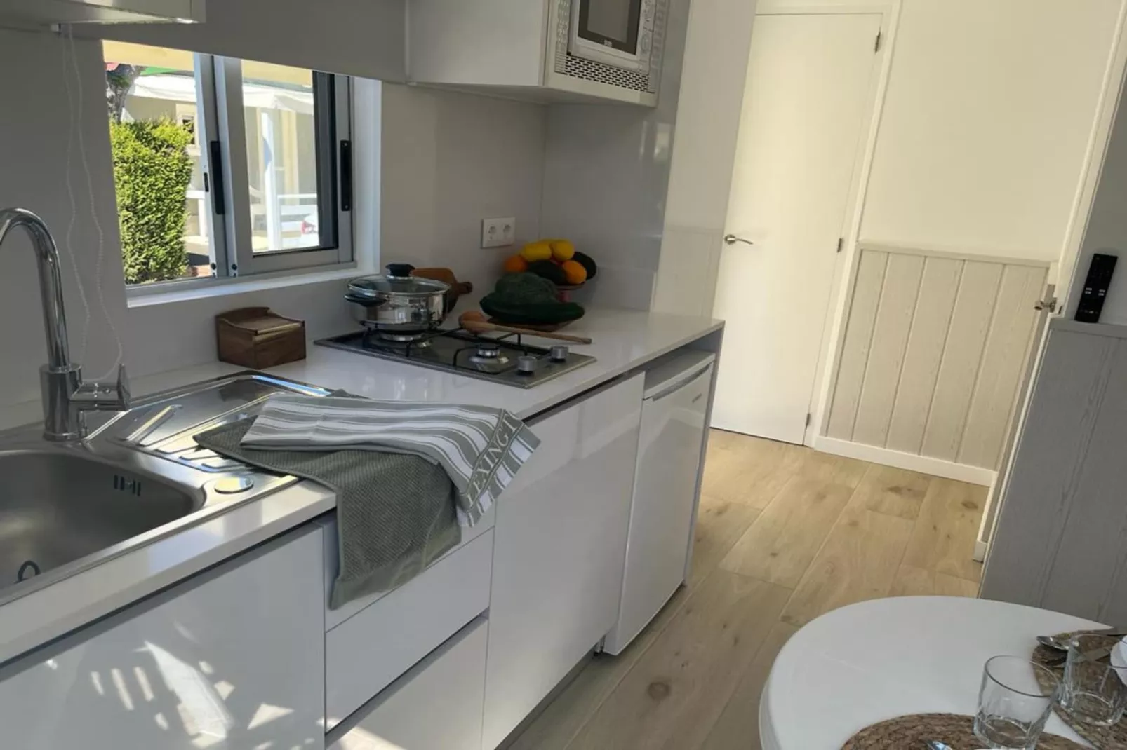 Camping Cambrils Playa 3 BUNGALOW NEW MEDITERRANI-Kitchen