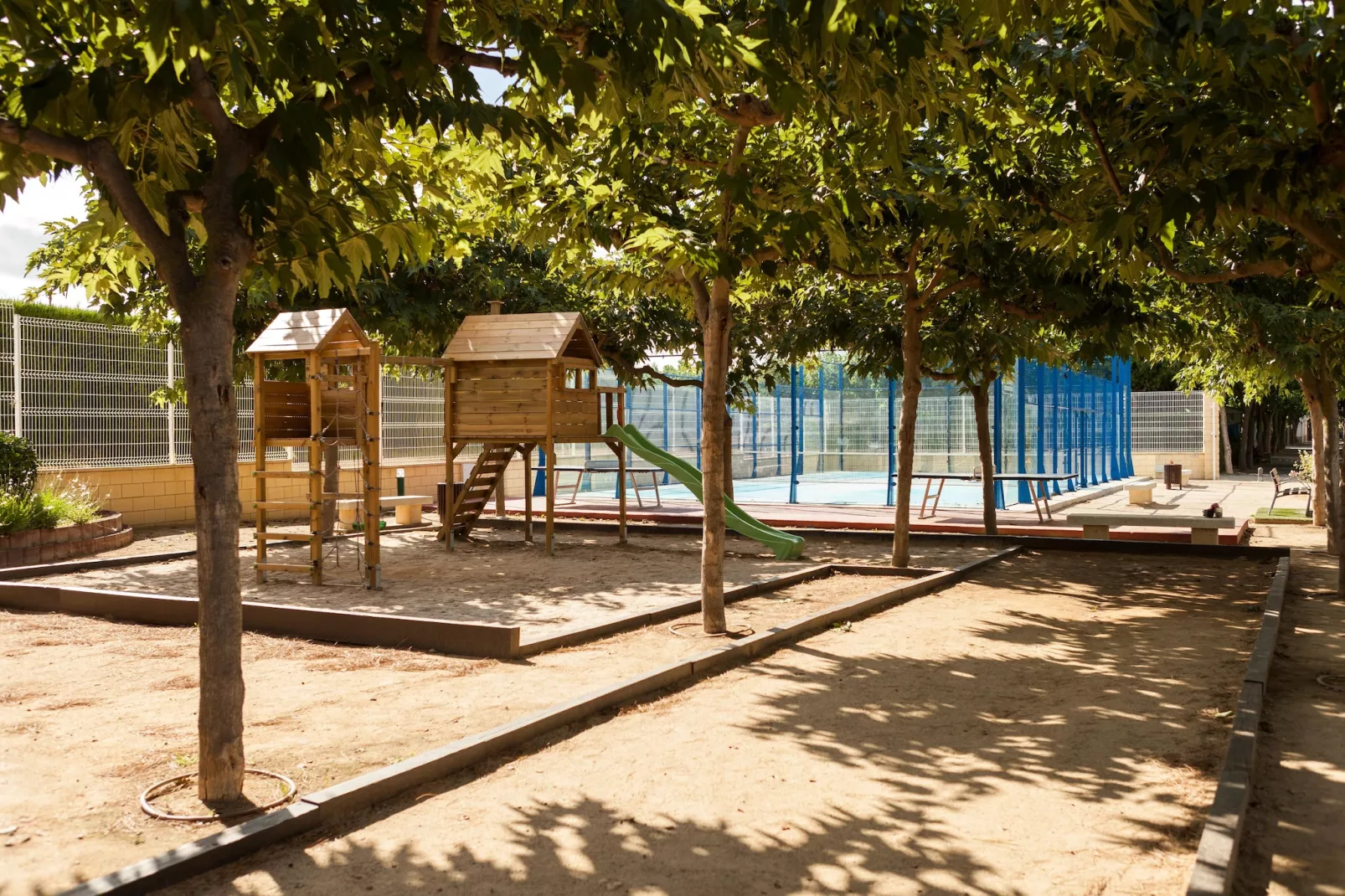 Camping Cambrils Playa 3 BUNGALOW NEW MEDITERRANI-Gardens summer