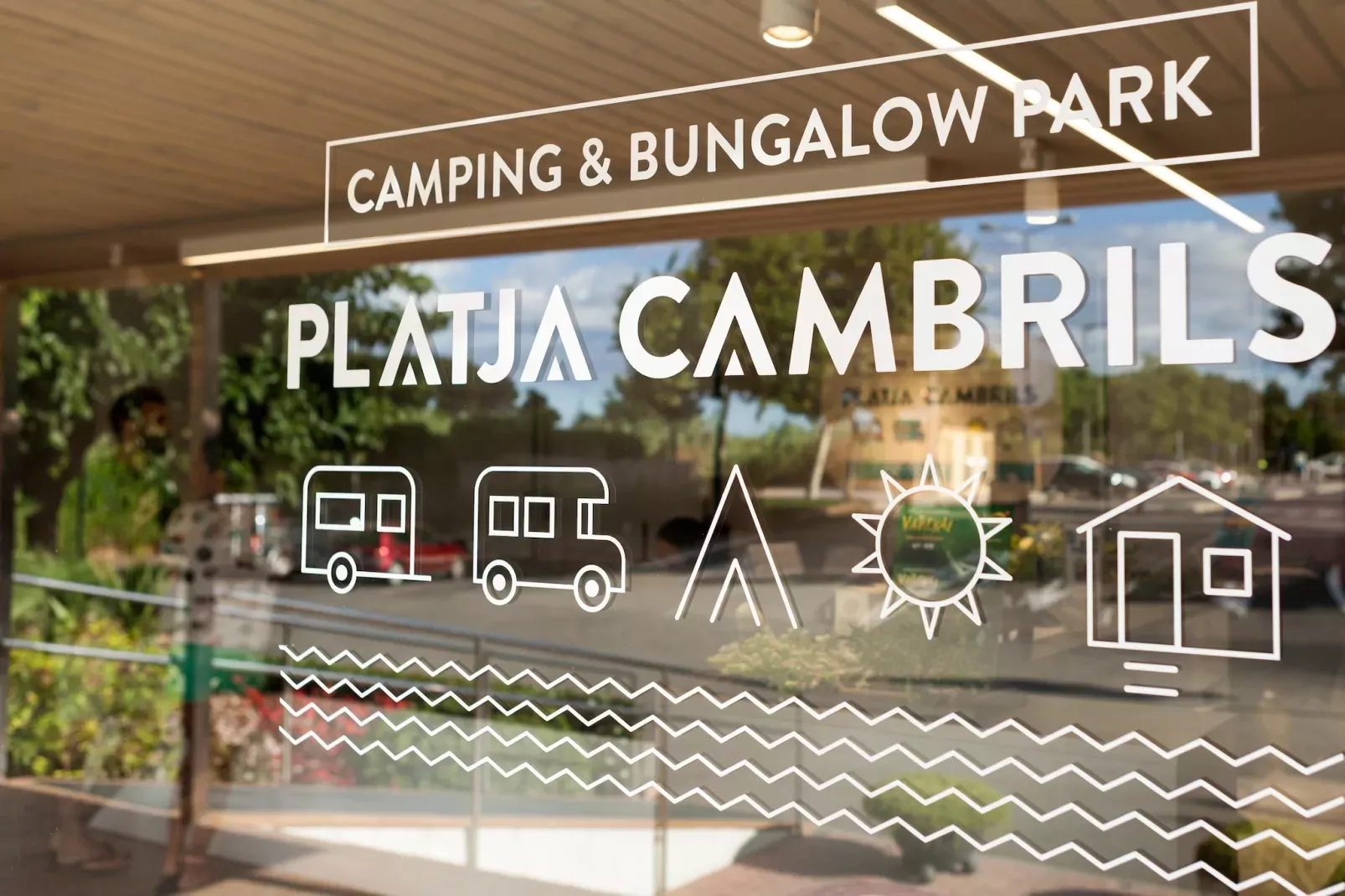 Camping Cambrils Playa 3 BUNGALOW NEW MEDITERRANI-Areas summer 1km