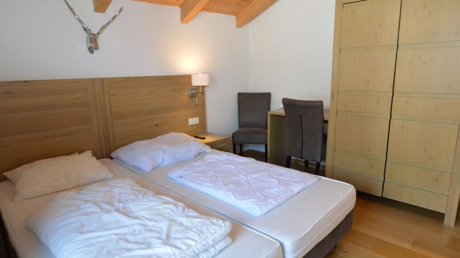 Cervus-Bedroom