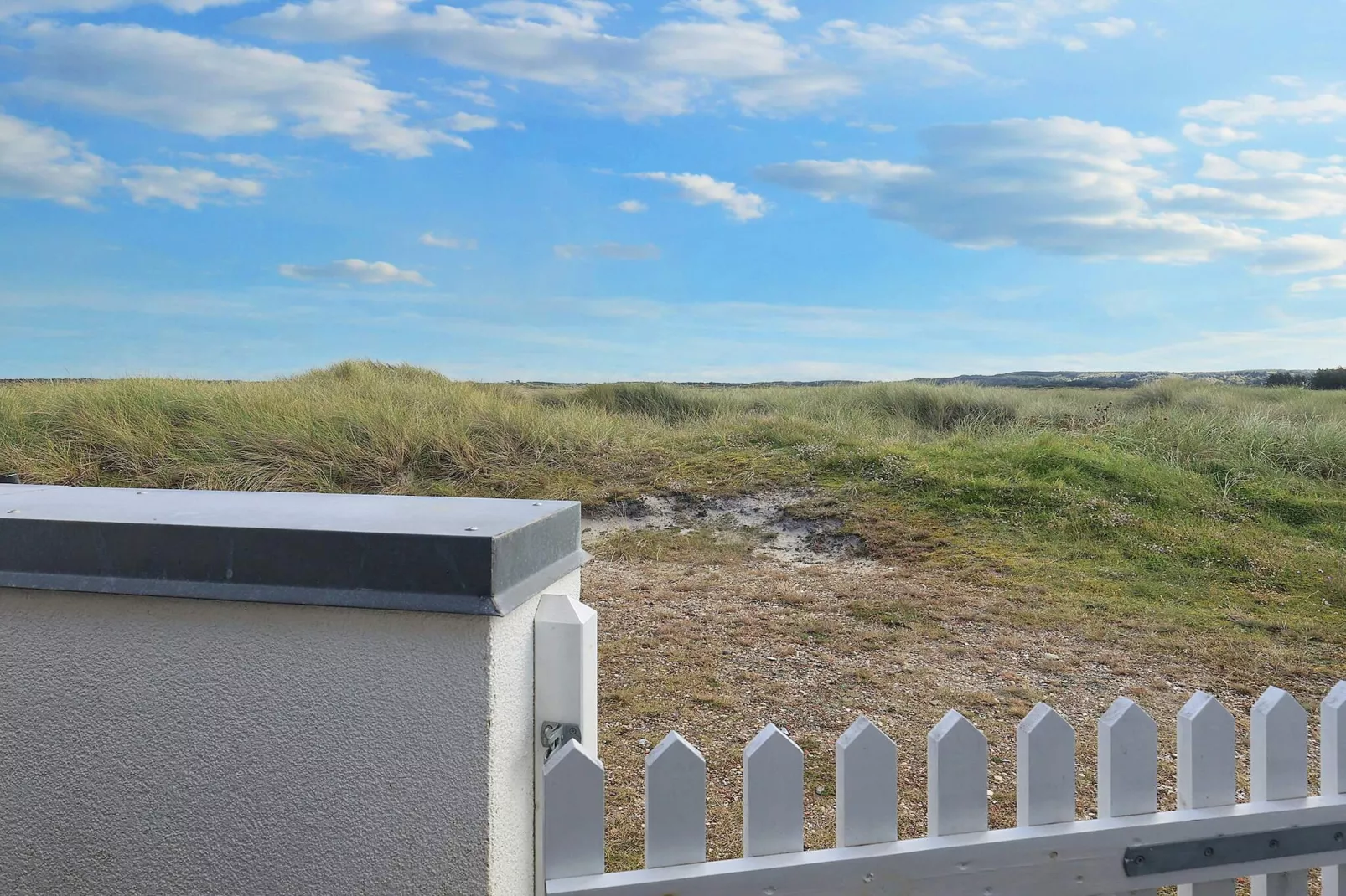 Seaside Serenity in TAYsinge-By Traum-View