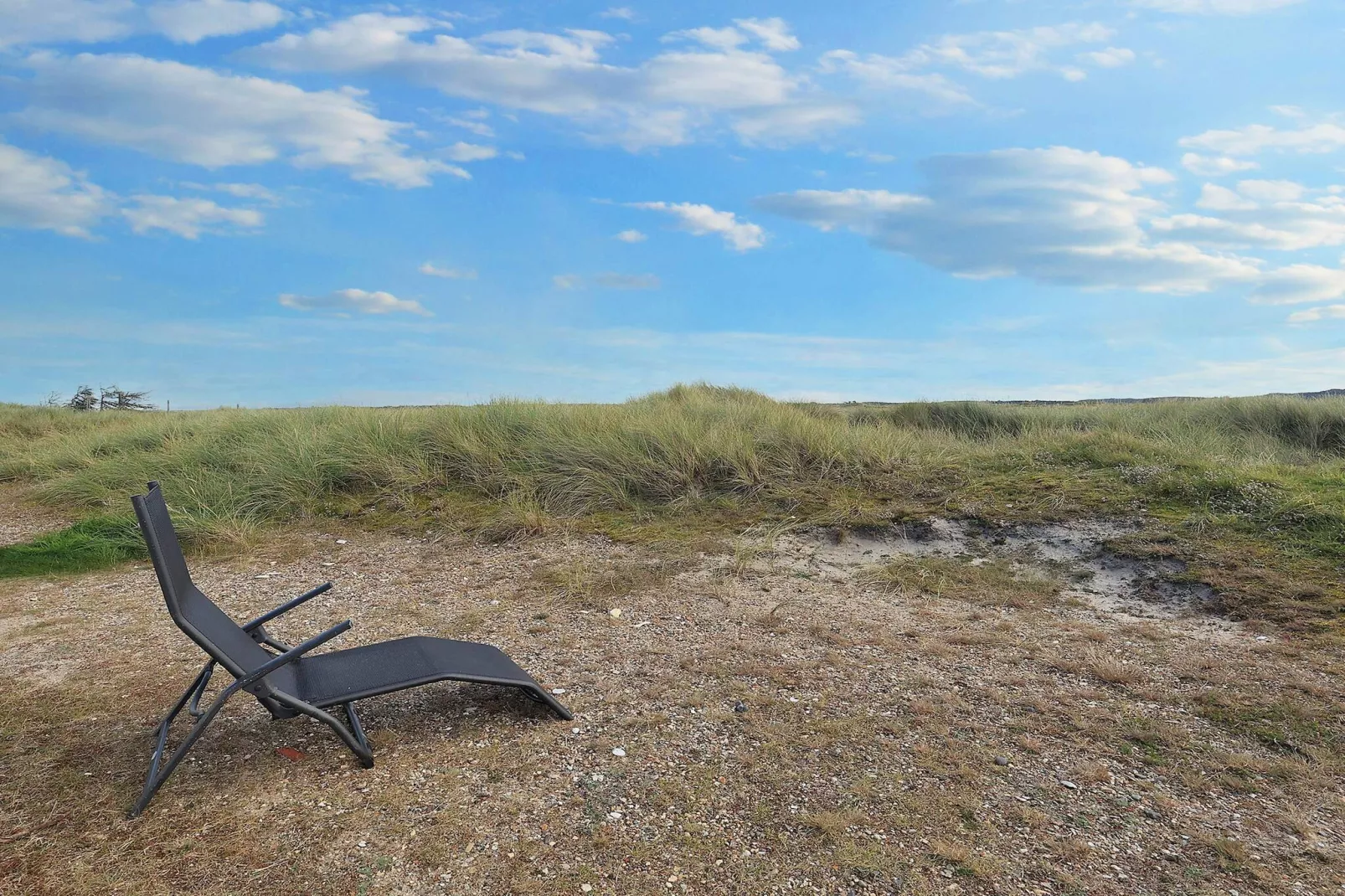 Seaside Serenity in TAYsinge-By Traum-View