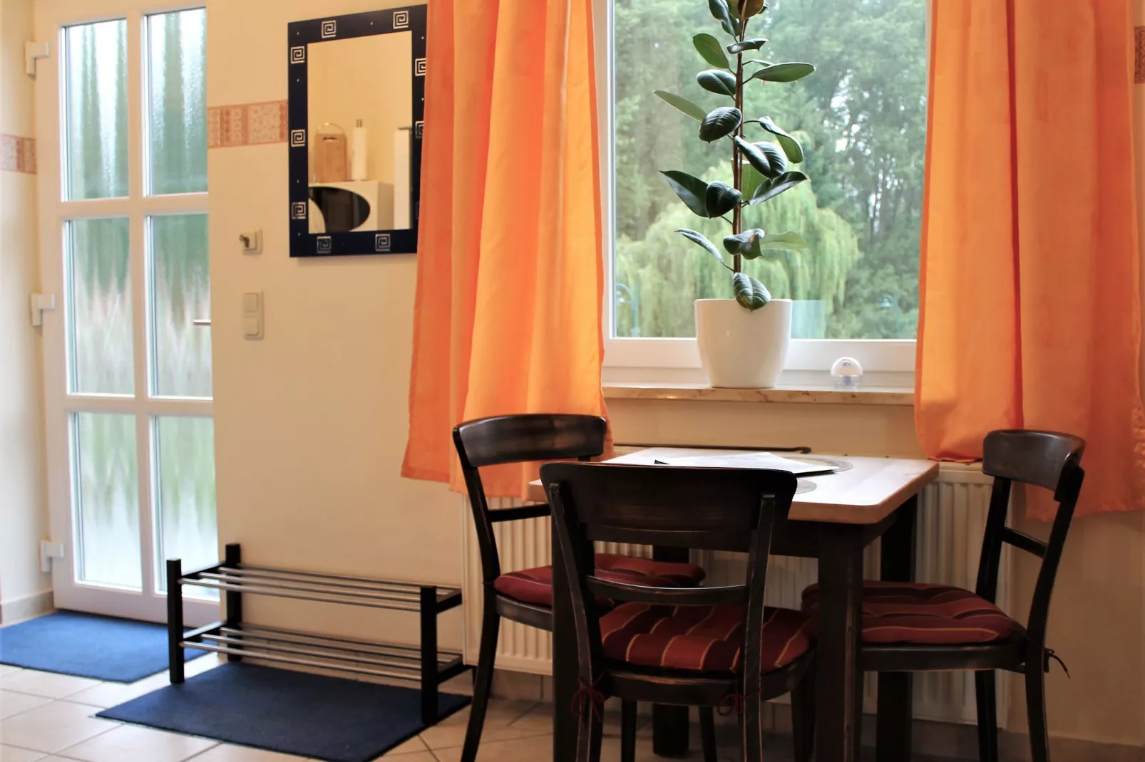 Svenja im Obergeschoss-Dining room