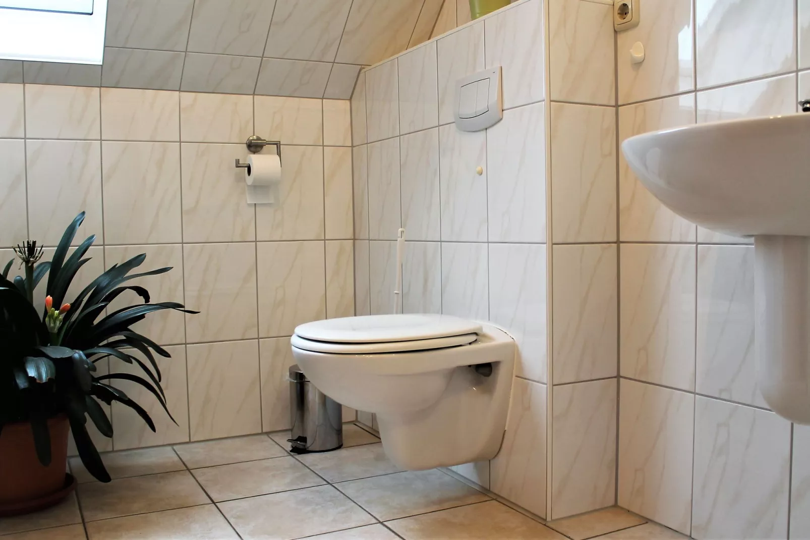 Svenja im Obergeschoss-Bathroom