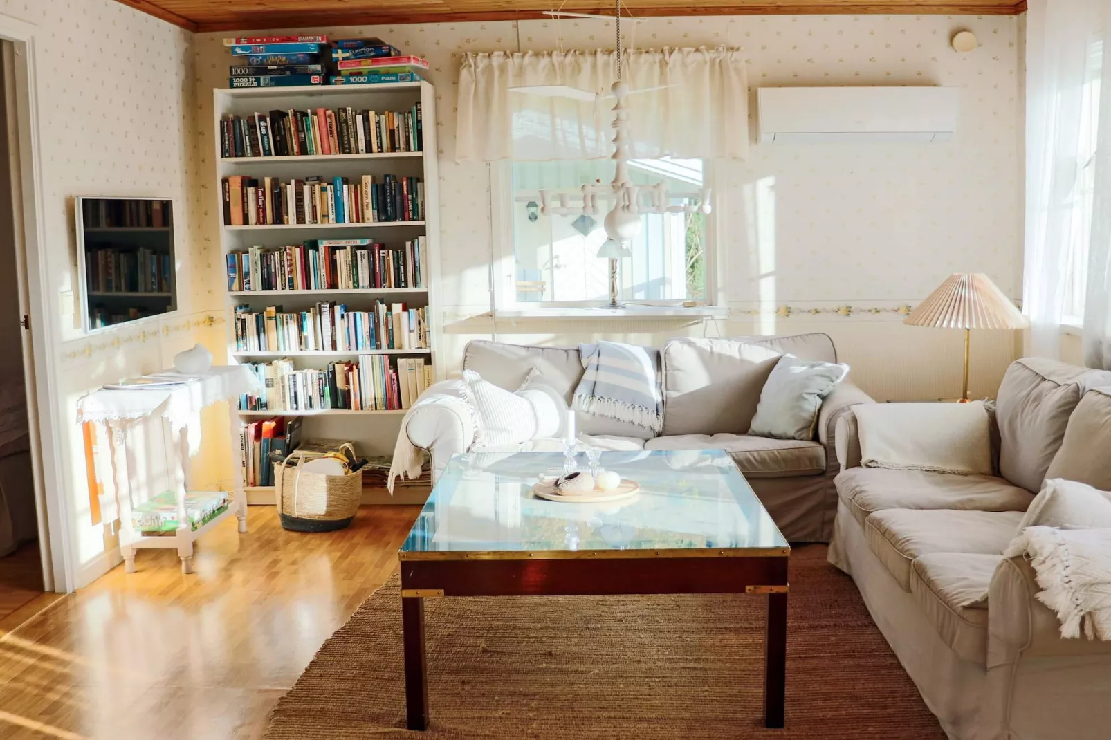 Charming holiday home with terrace-By Traum-Indoor