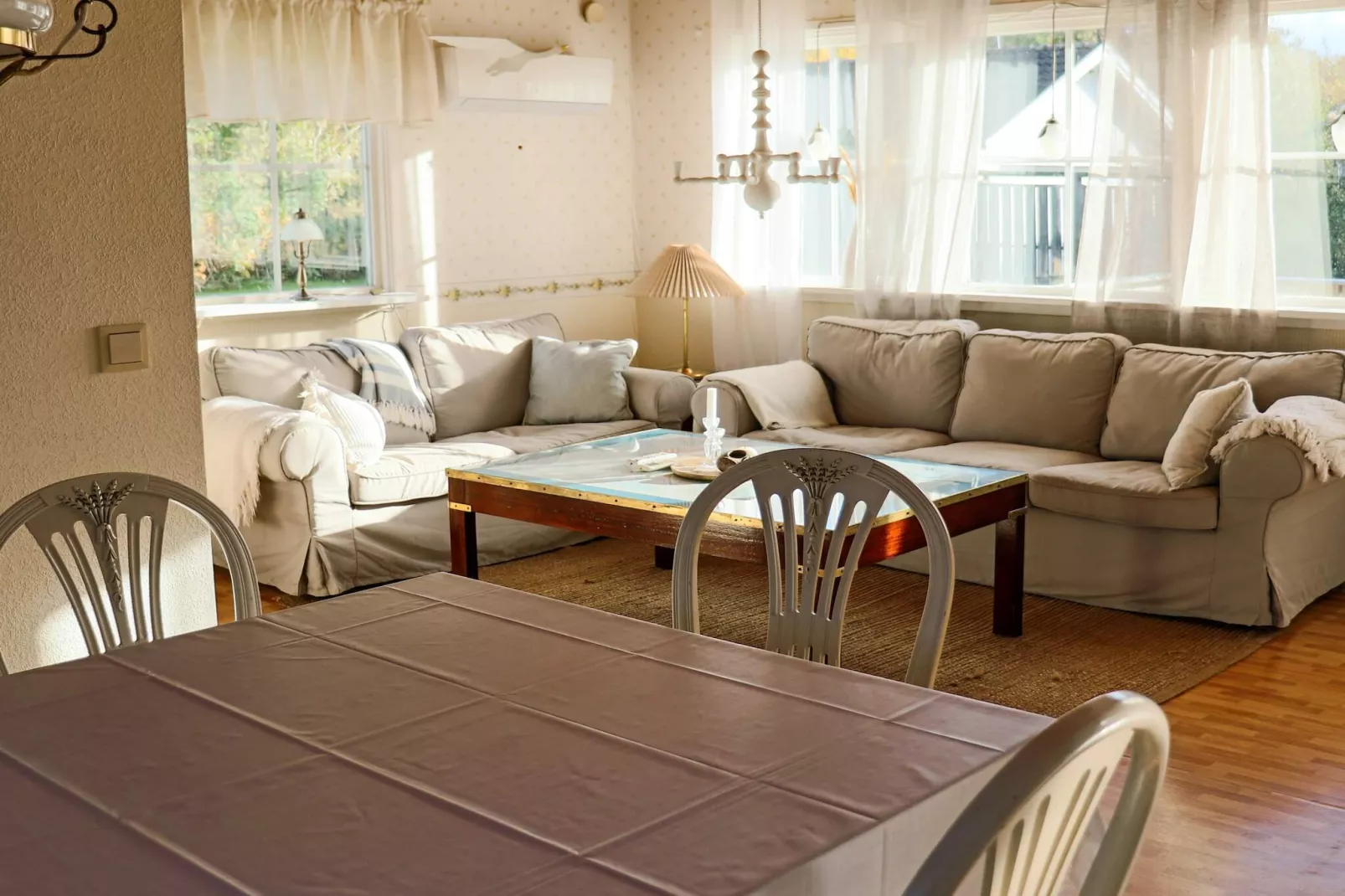 Charming holiday home with terrace-By Traum-Indoor