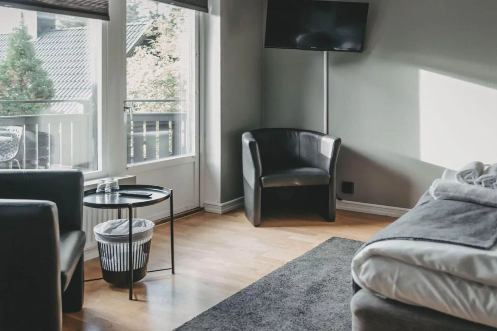 Appealing vacation home with free breakfast-Indoor