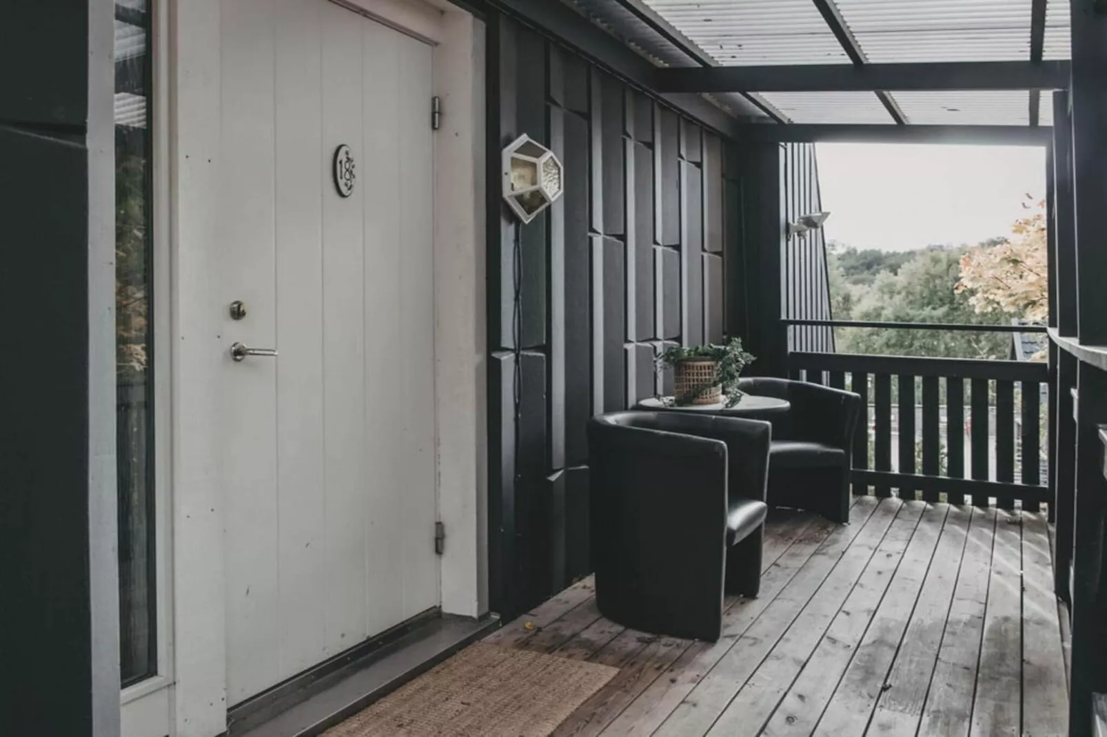 Room in a hotel with free breakfast-Outdoor