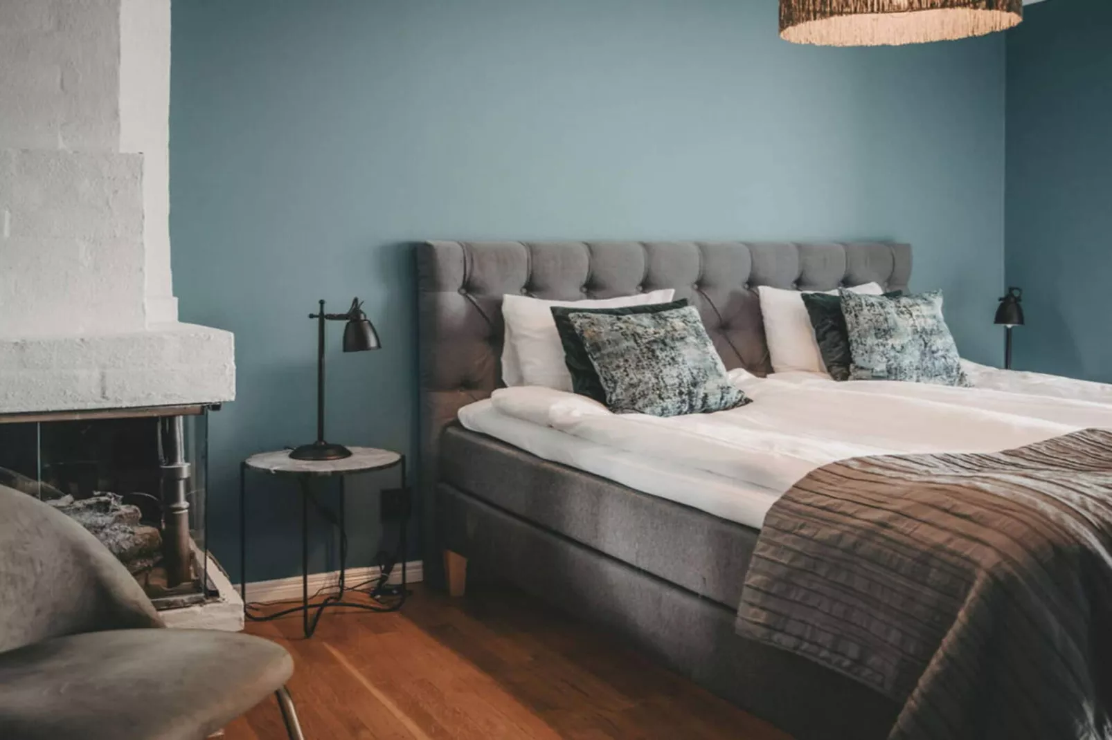 Inviting hotel room with free breakfast-Indoor