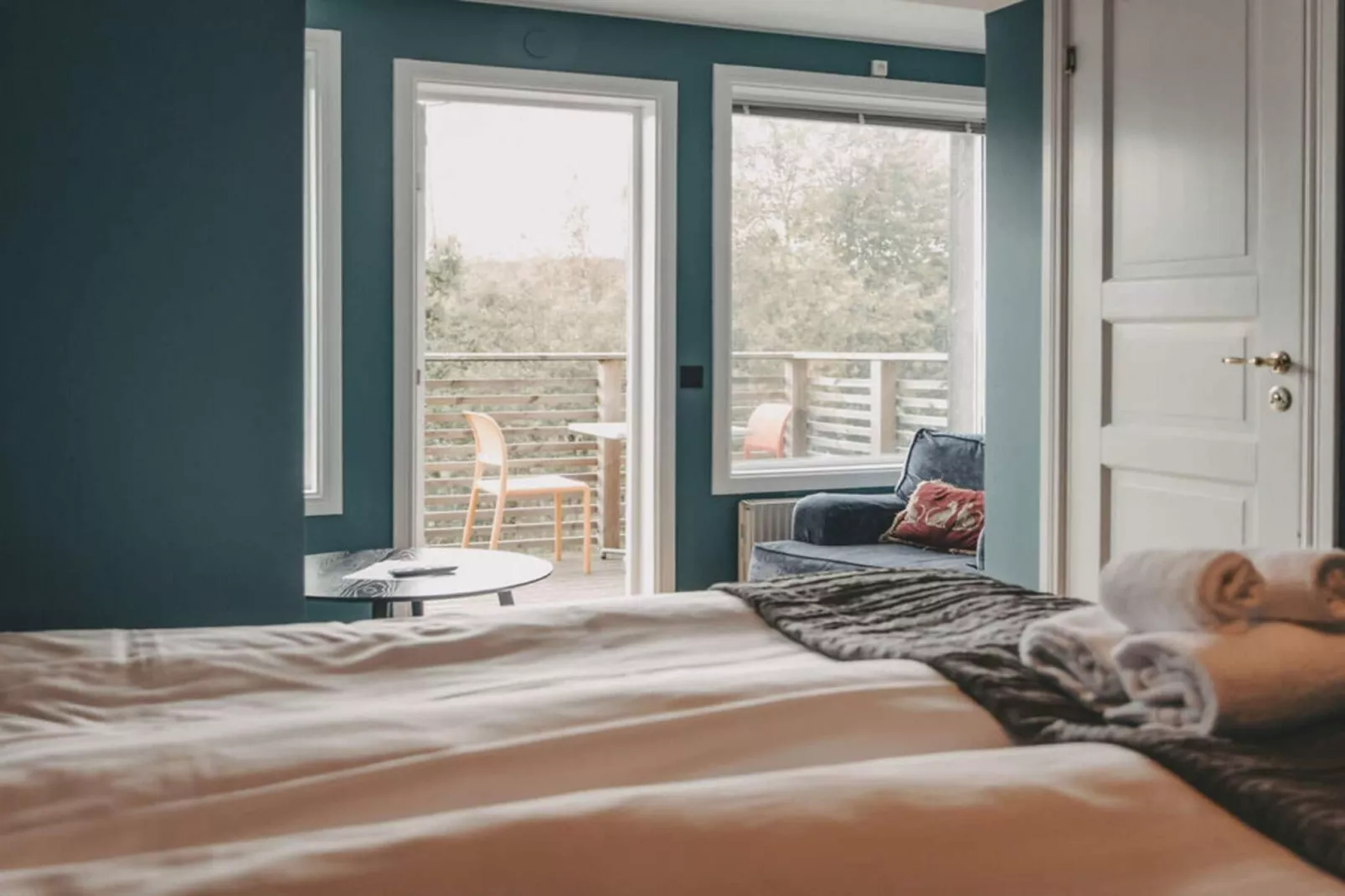 Inviting hotel room with free breakfast-Indoor