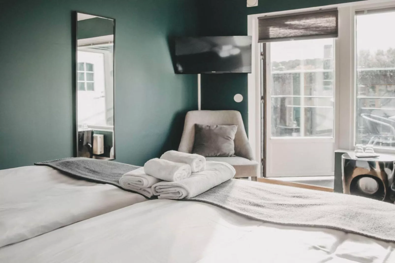 Einladendes Hotelzimmer mit kostenlosem Frühstück-Innen