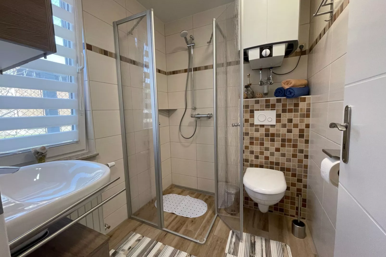 Gartenbungalow-Badezimmer