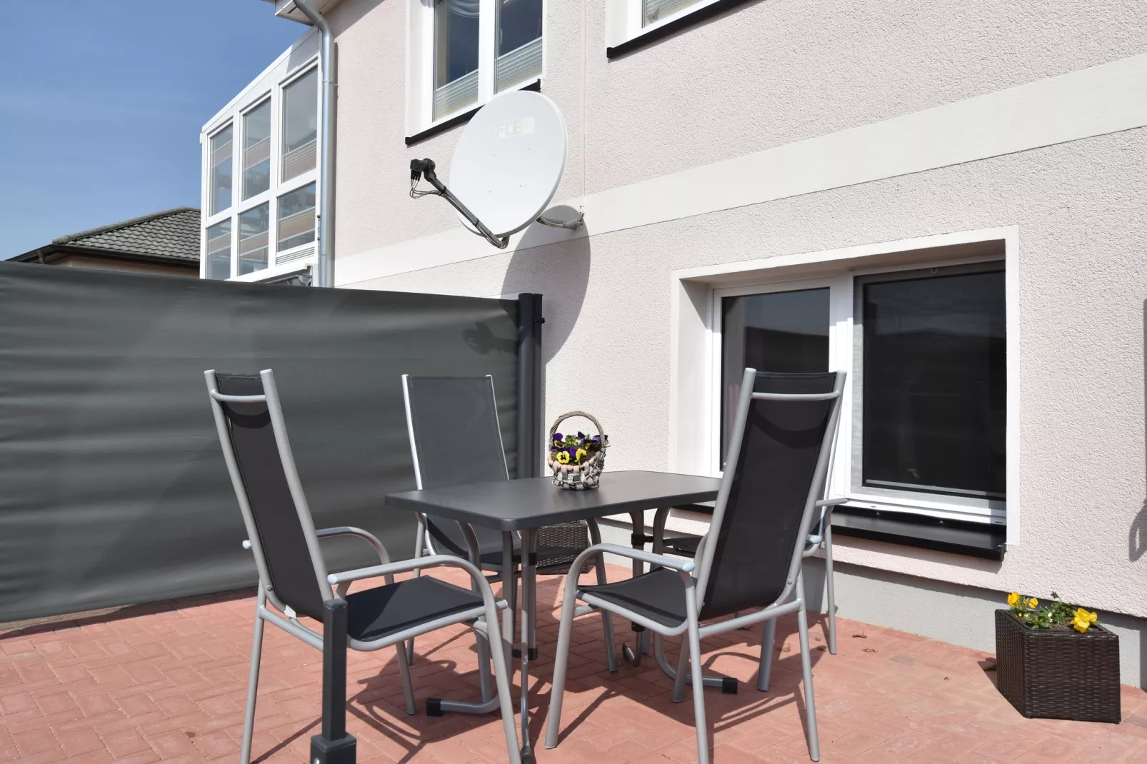 Ferienwohnung mit Terrasse im Klützer Winkel-Terrassenbalkon