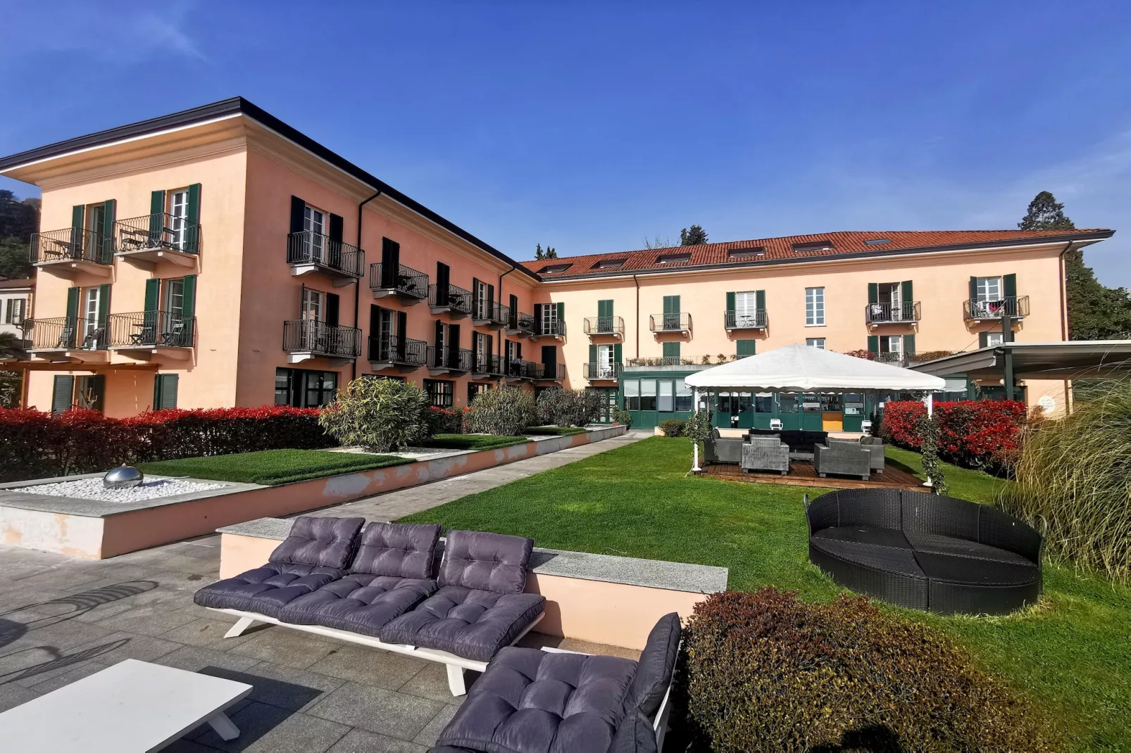 Residence Antico Verbano Meina-Bilo2-Außenbereich Sommer