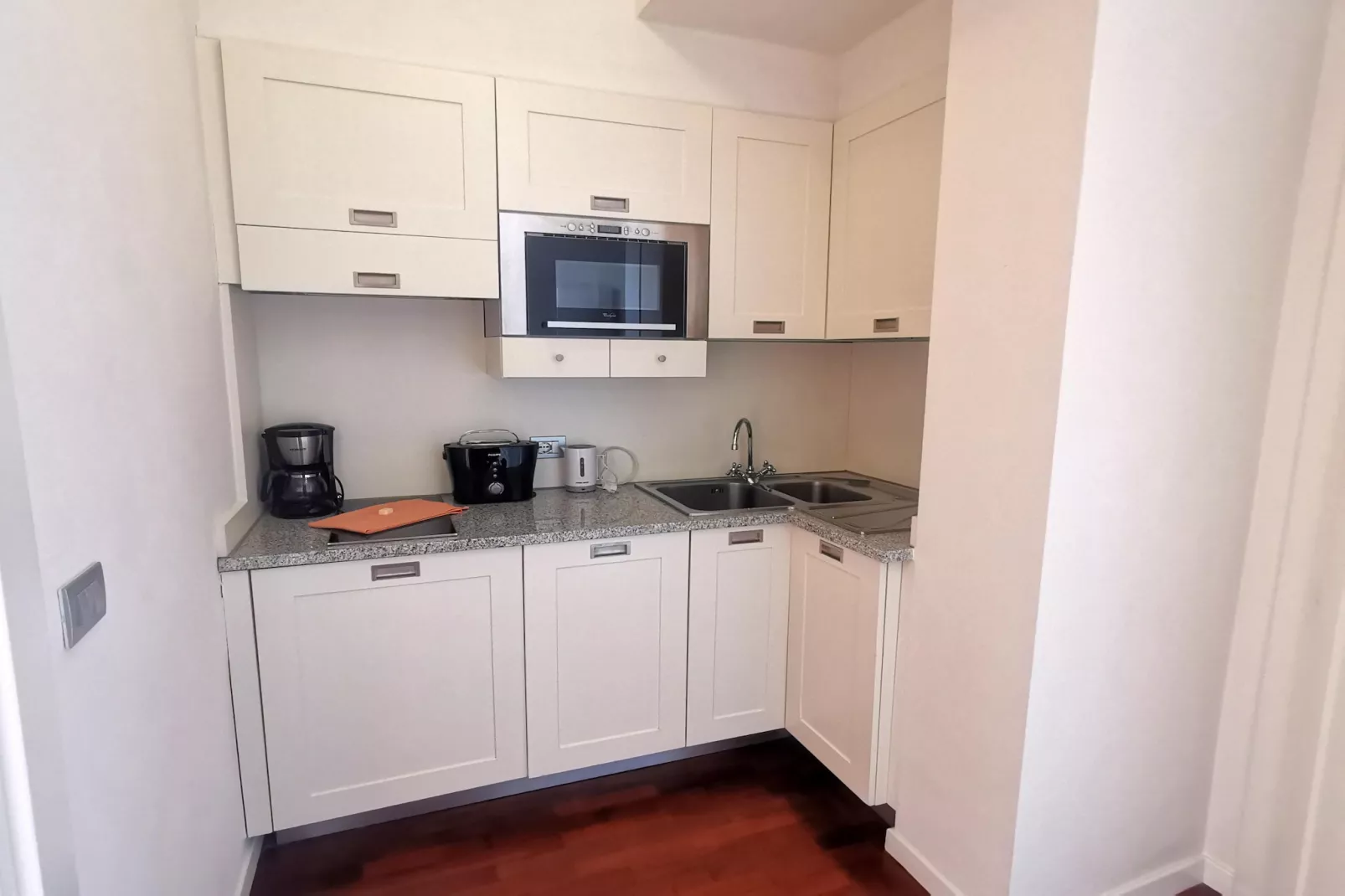 Residence Antico Verbano Meina-Bilo2-Küche