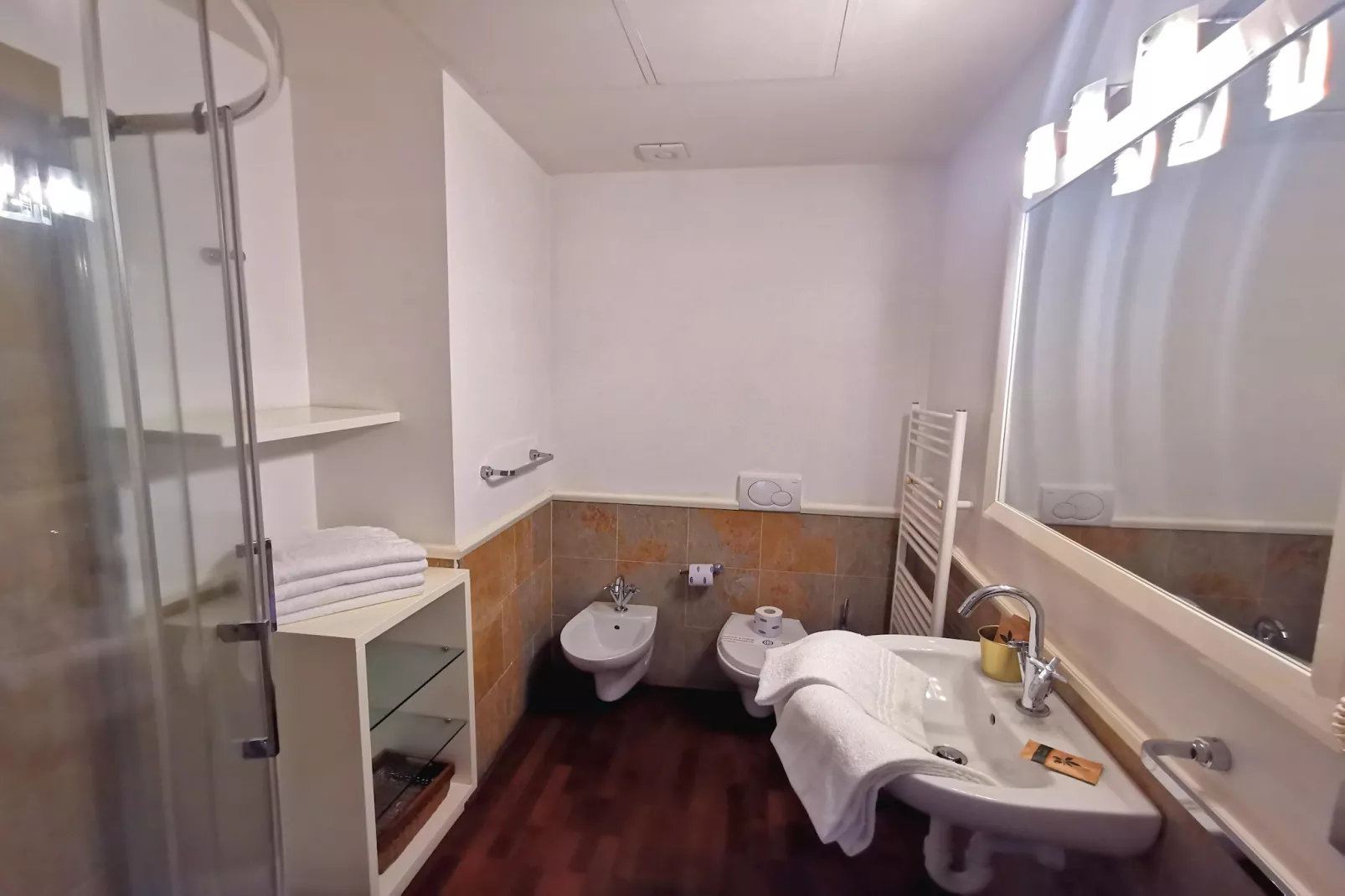 Residence Antico Verbano Meina-Bilo2-Badezimmer