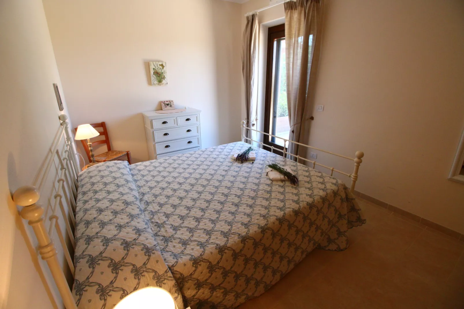 Rosa-Bedroom