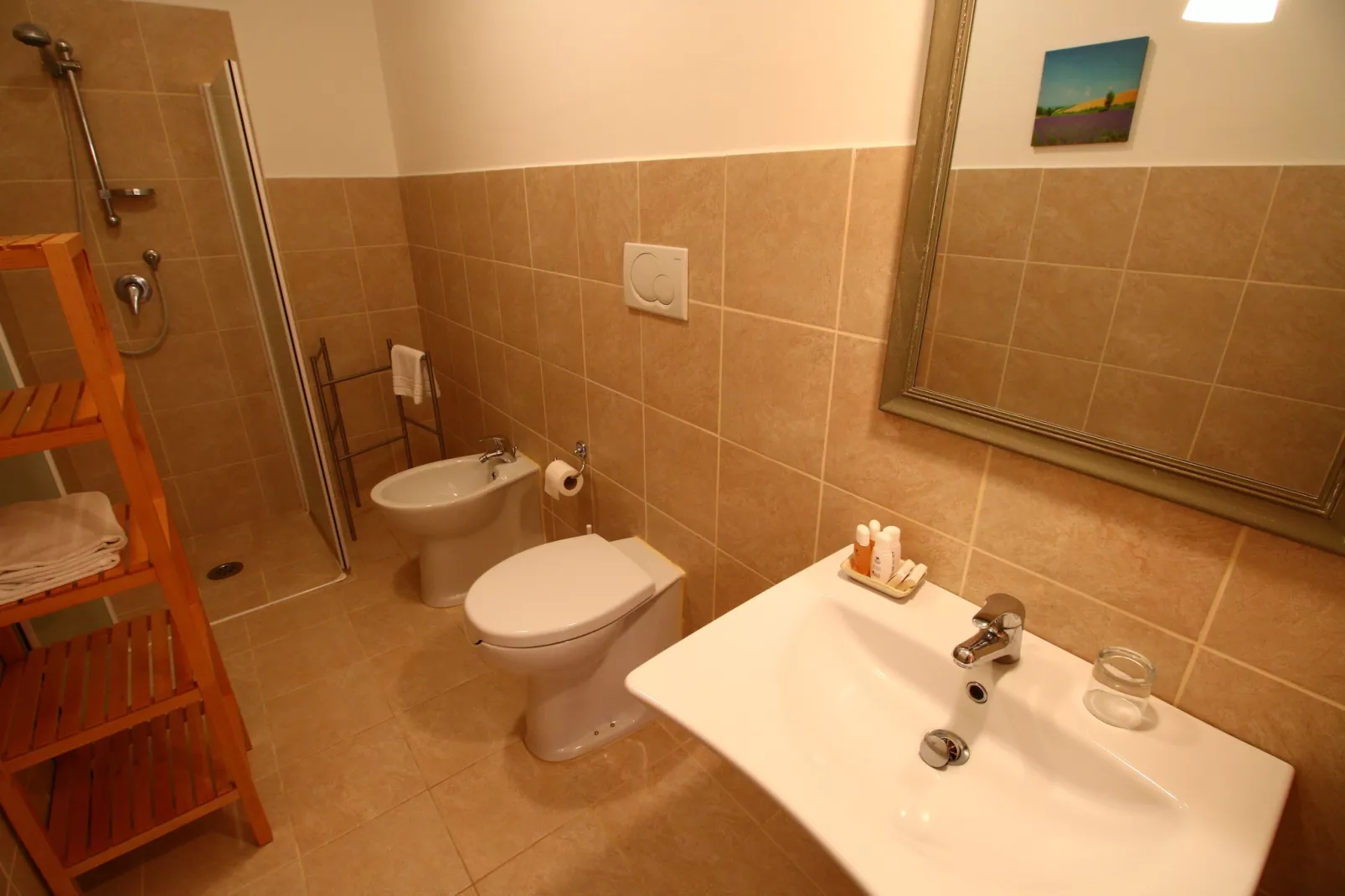 Rosa-Bathroom