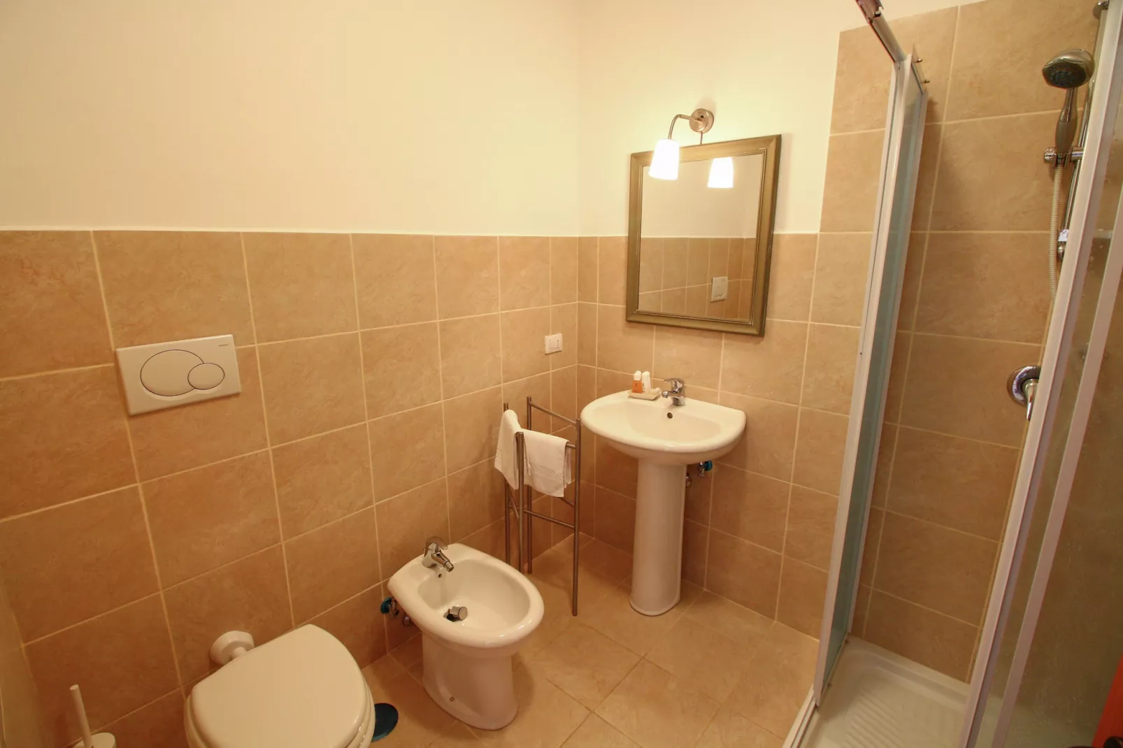 Rosa-Bathroom