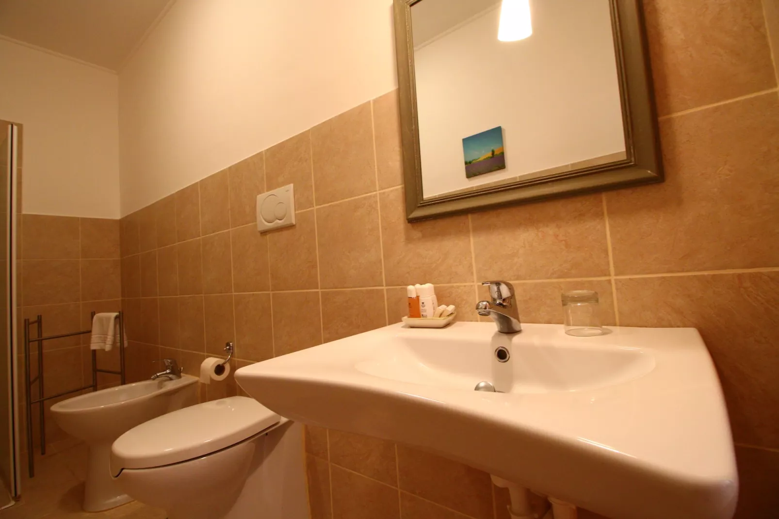Rosa-Bathroom