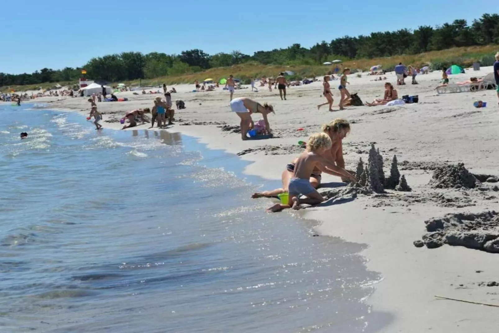 Holiday home with local attractions-Water view