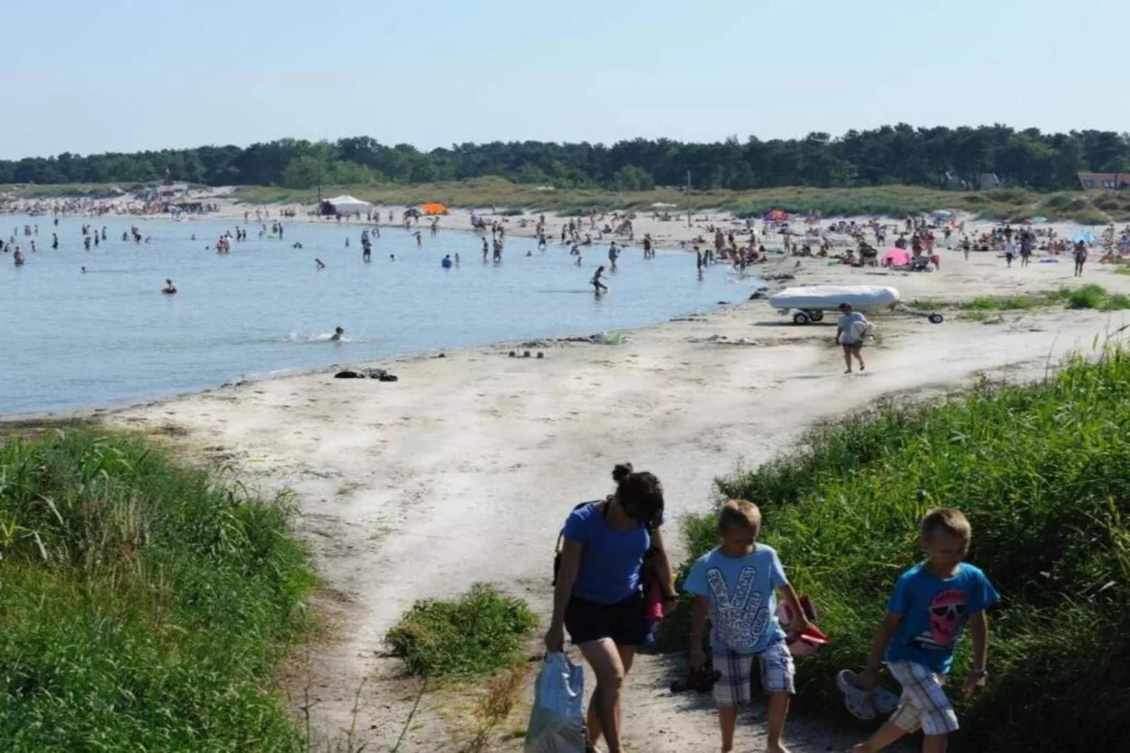 Holiday home with local attractions-Water view
