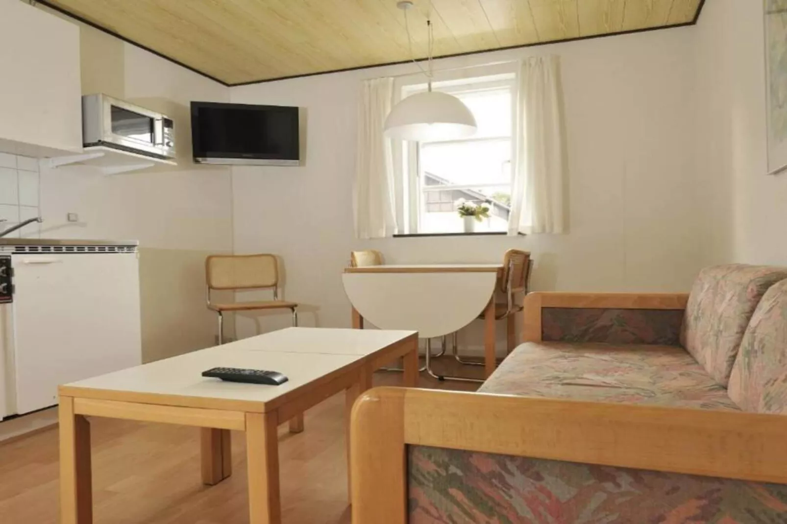 Holiday home with local attractions-Indoor