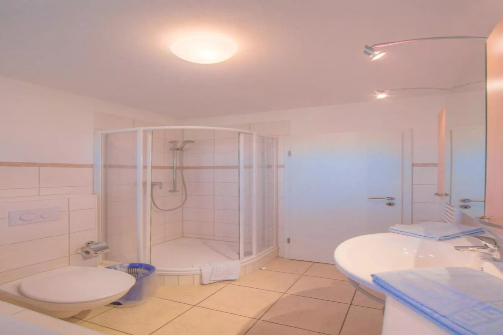 Mitteldeck 424-Bathroom
