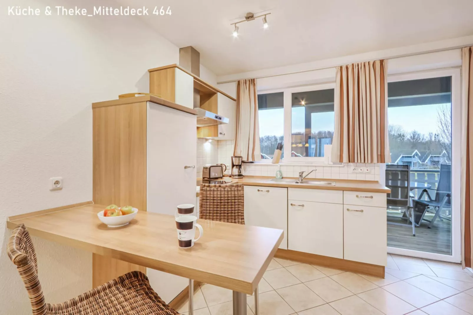 Mitteldeck 464-Kitchen