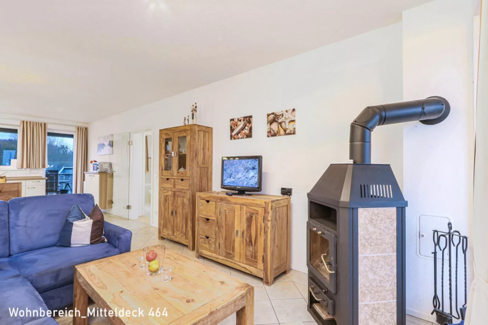 Mitteldeck 464-Living room