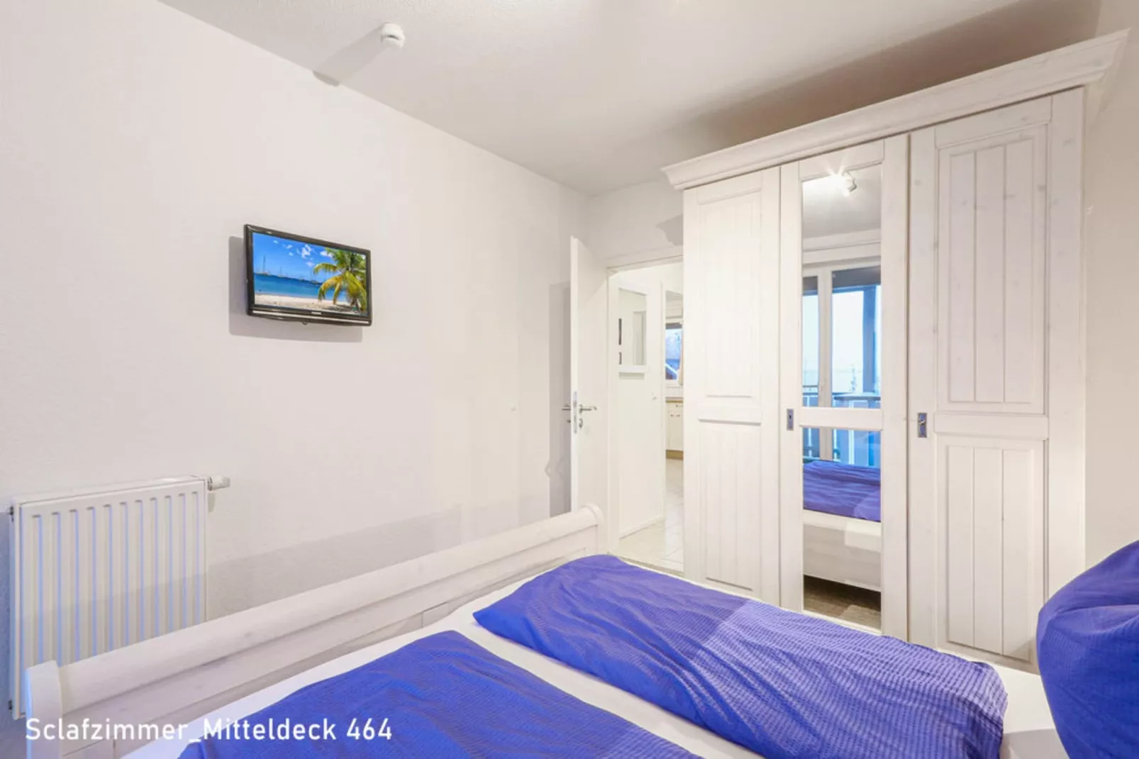 Mitteldeck 464-Bedroom