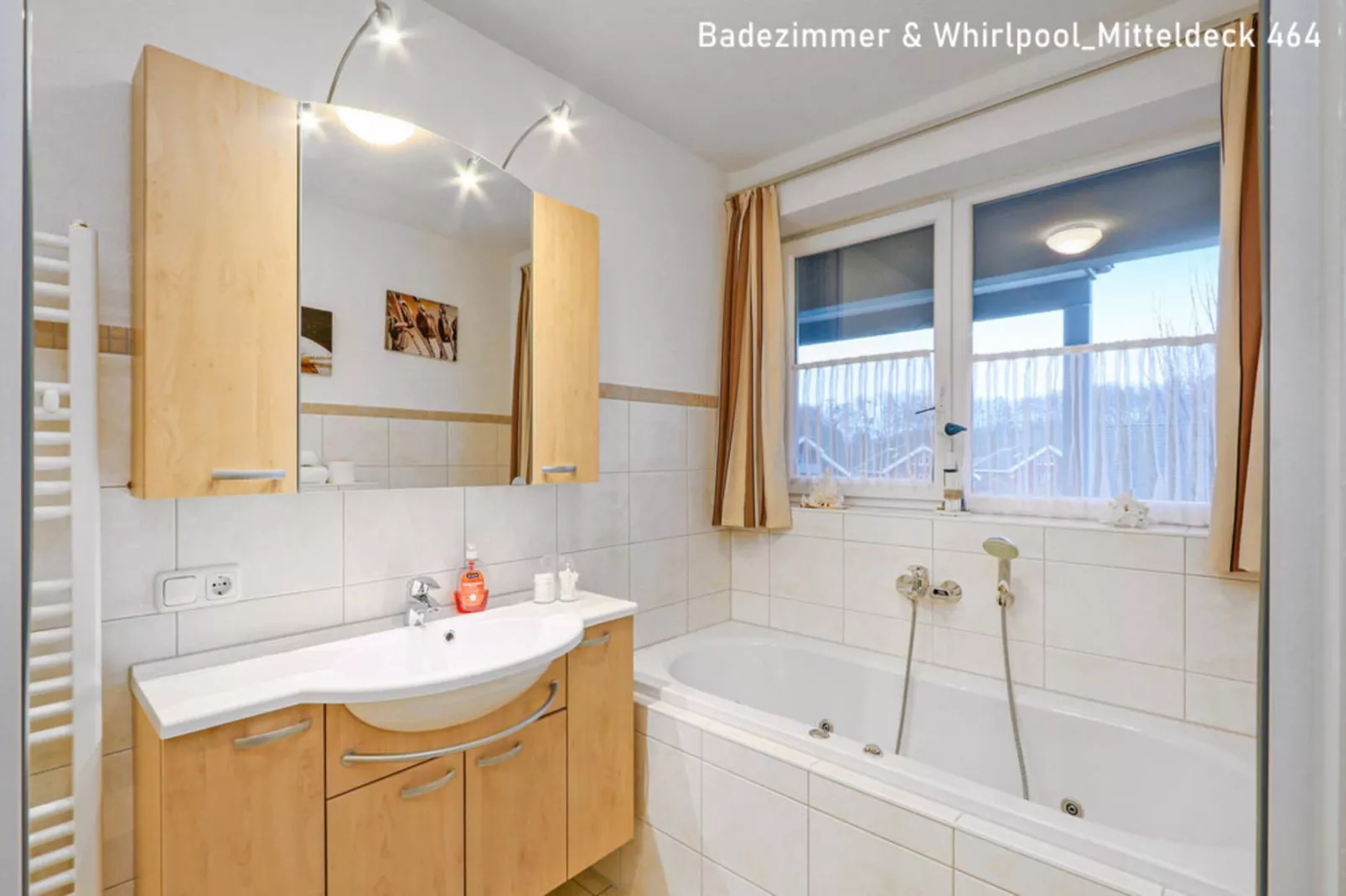 Mitteldeck 464-Bathroom