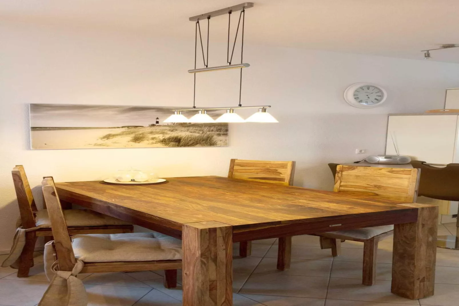 Mitteldeck 524-Dining room